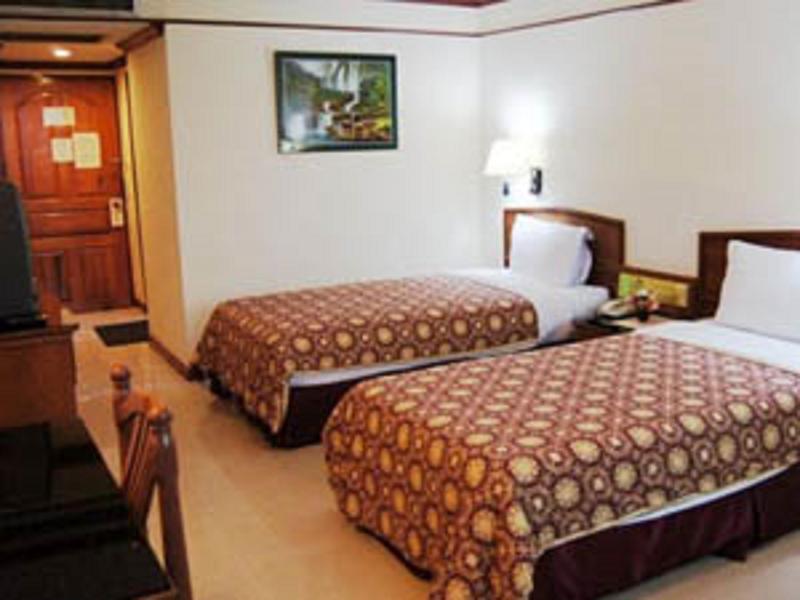 Bay Srinakarin Hotel