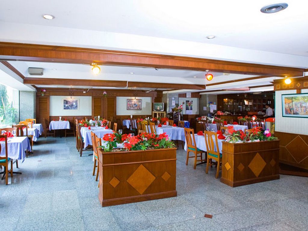 Convenient Park Hotel