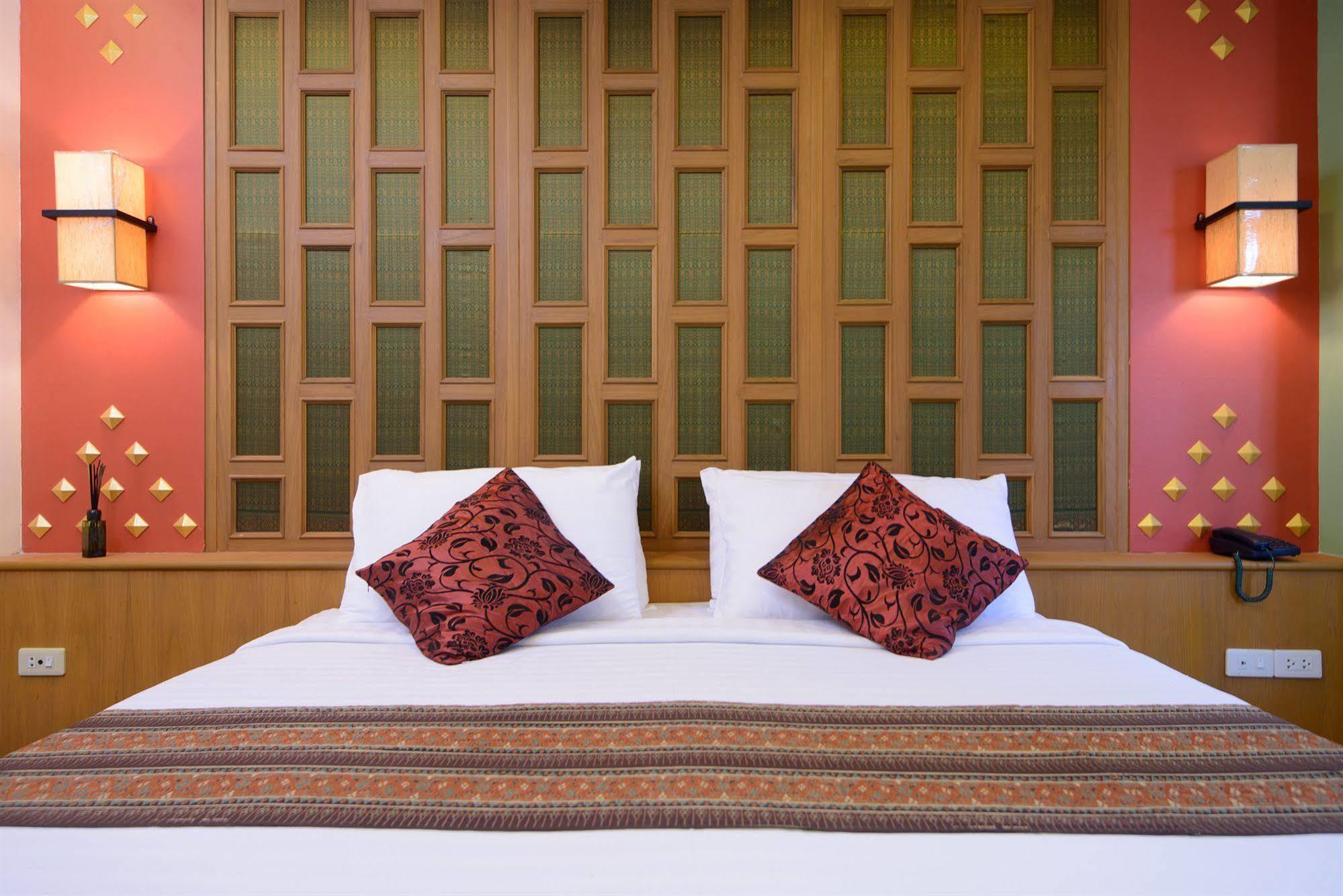 Golden House 3*