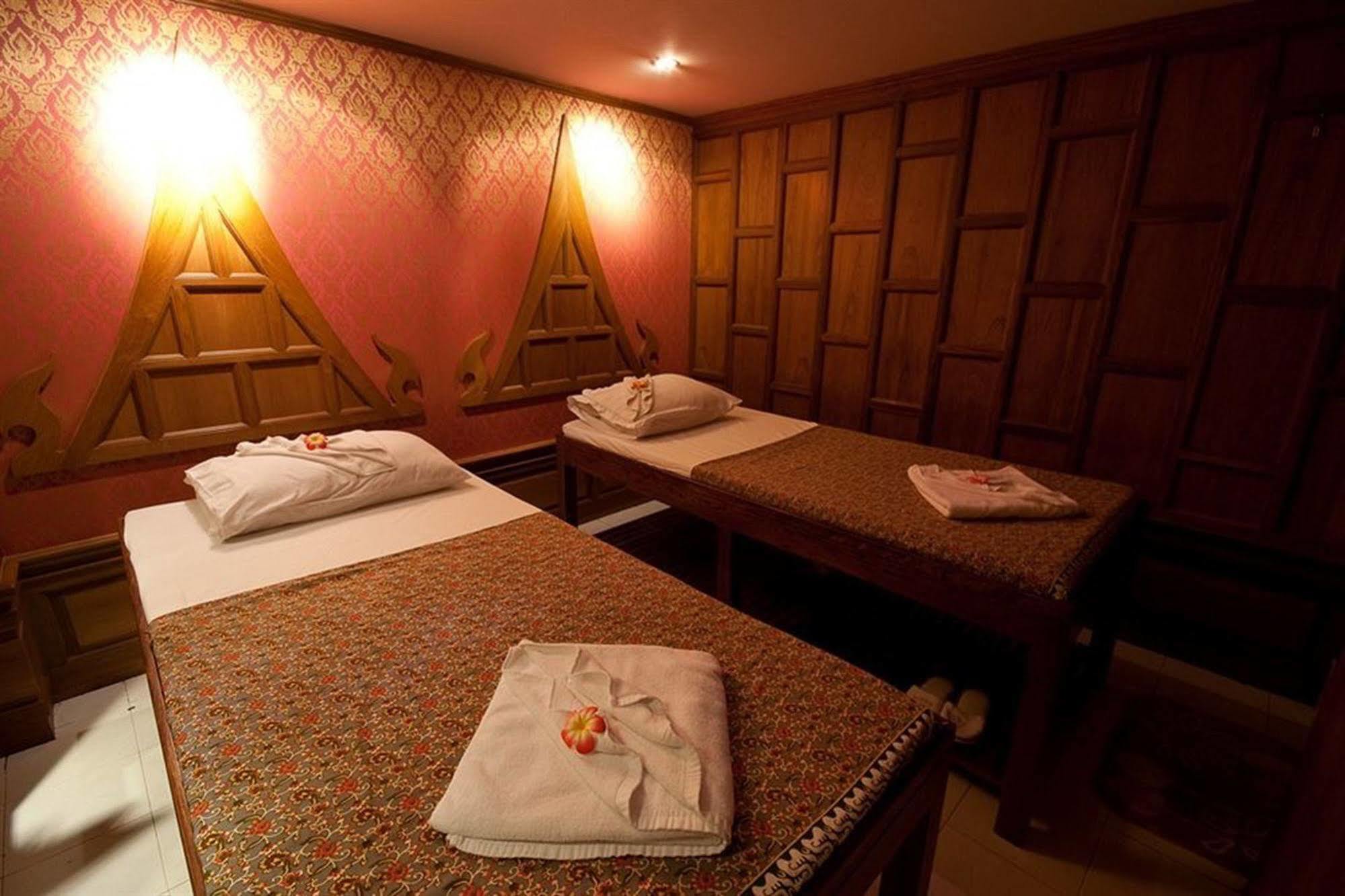 Golden House Hotel 3*