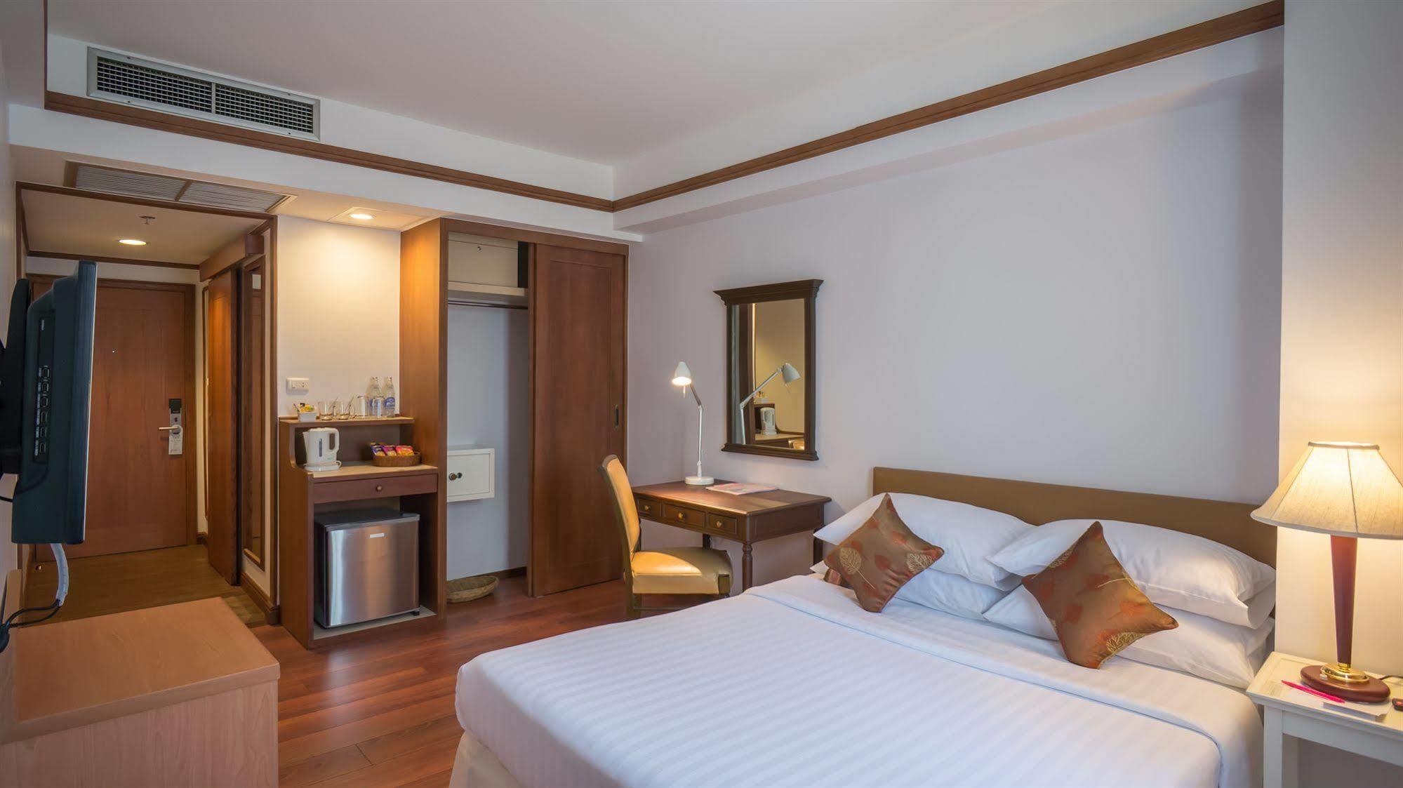 Silom Hotel