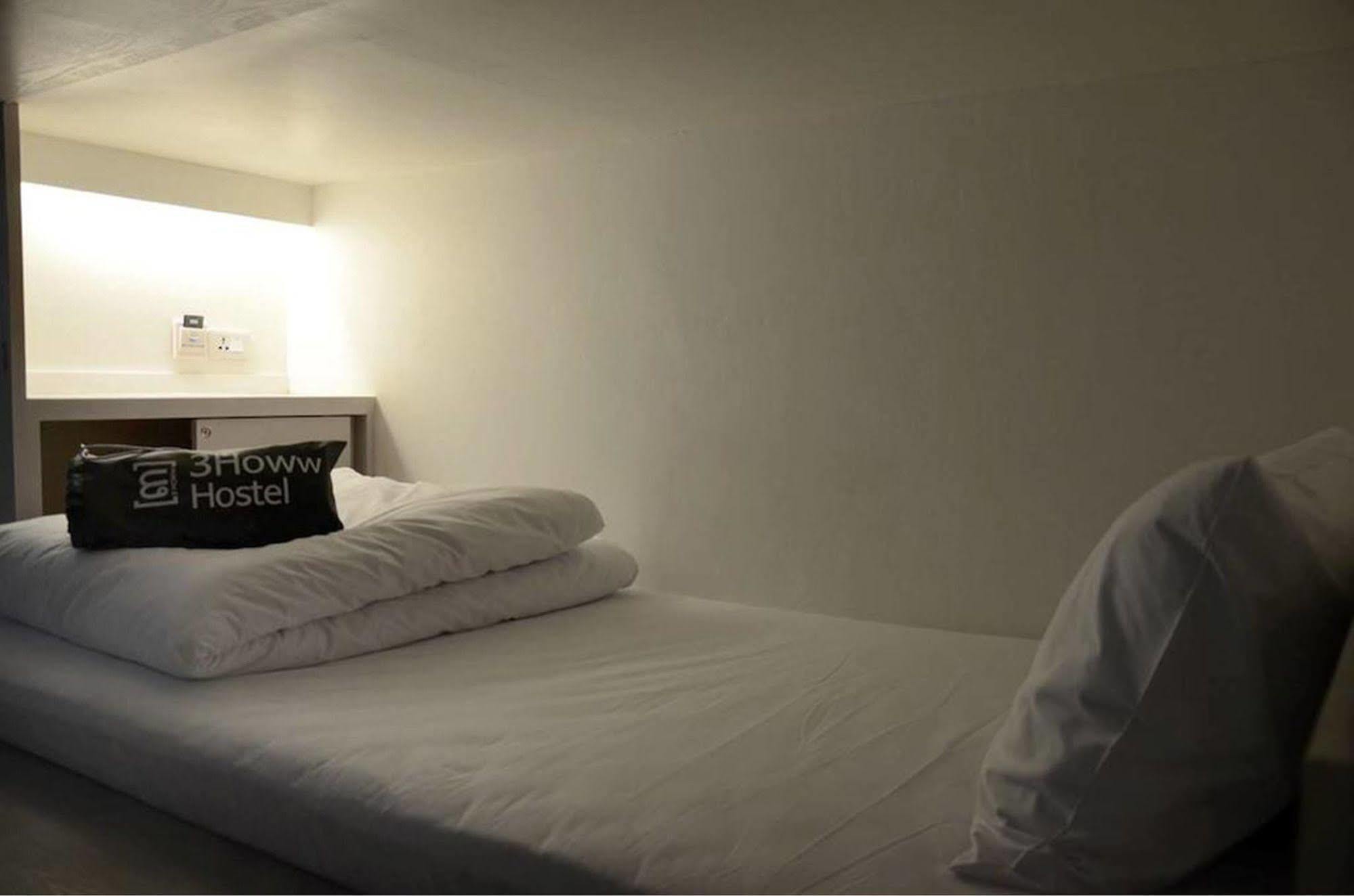 3howw @ Sukhumvit 21 Hostel Bangkok
