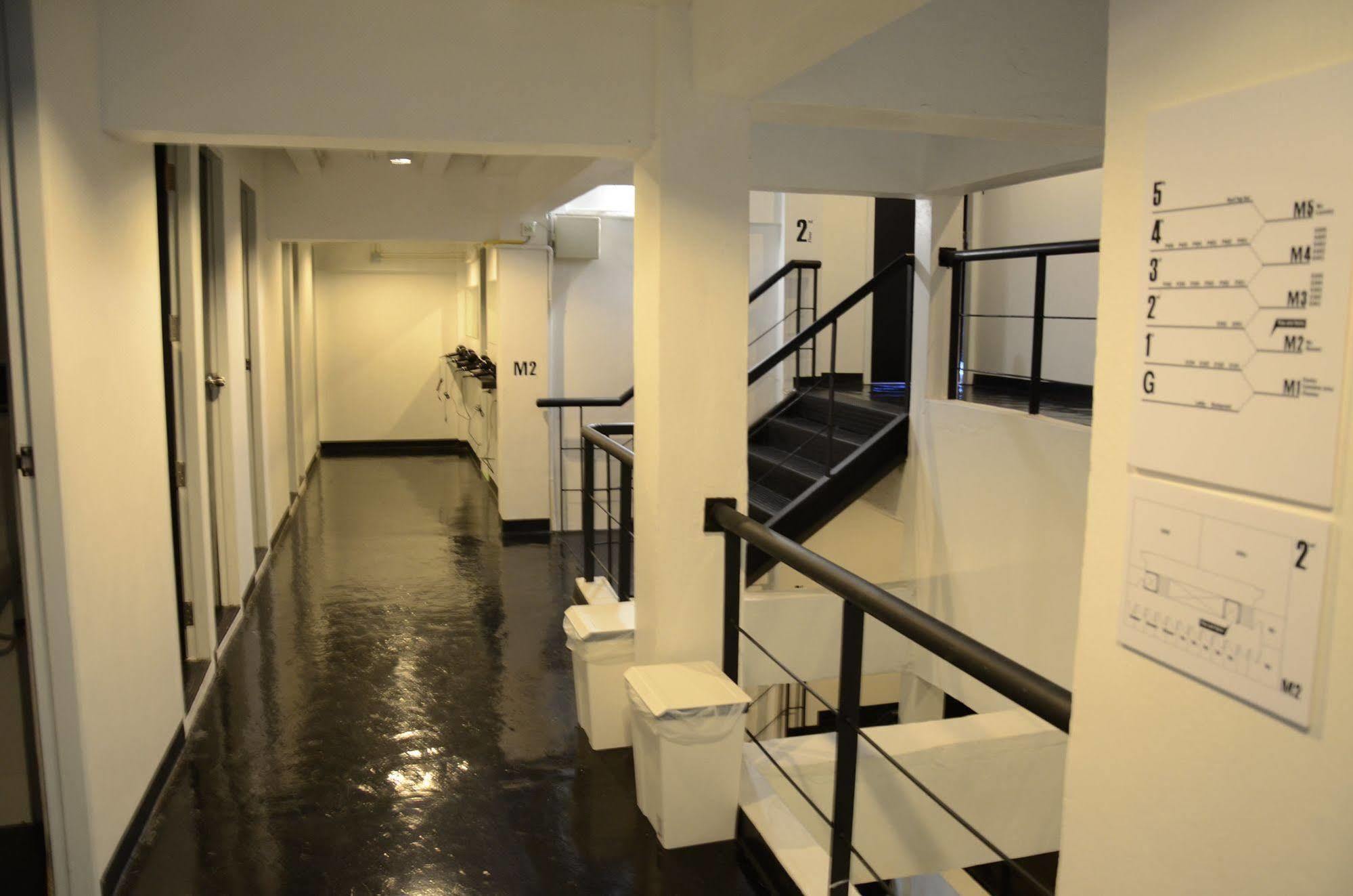 3howw @ Sukhumvit 21 Hostel Bangkok