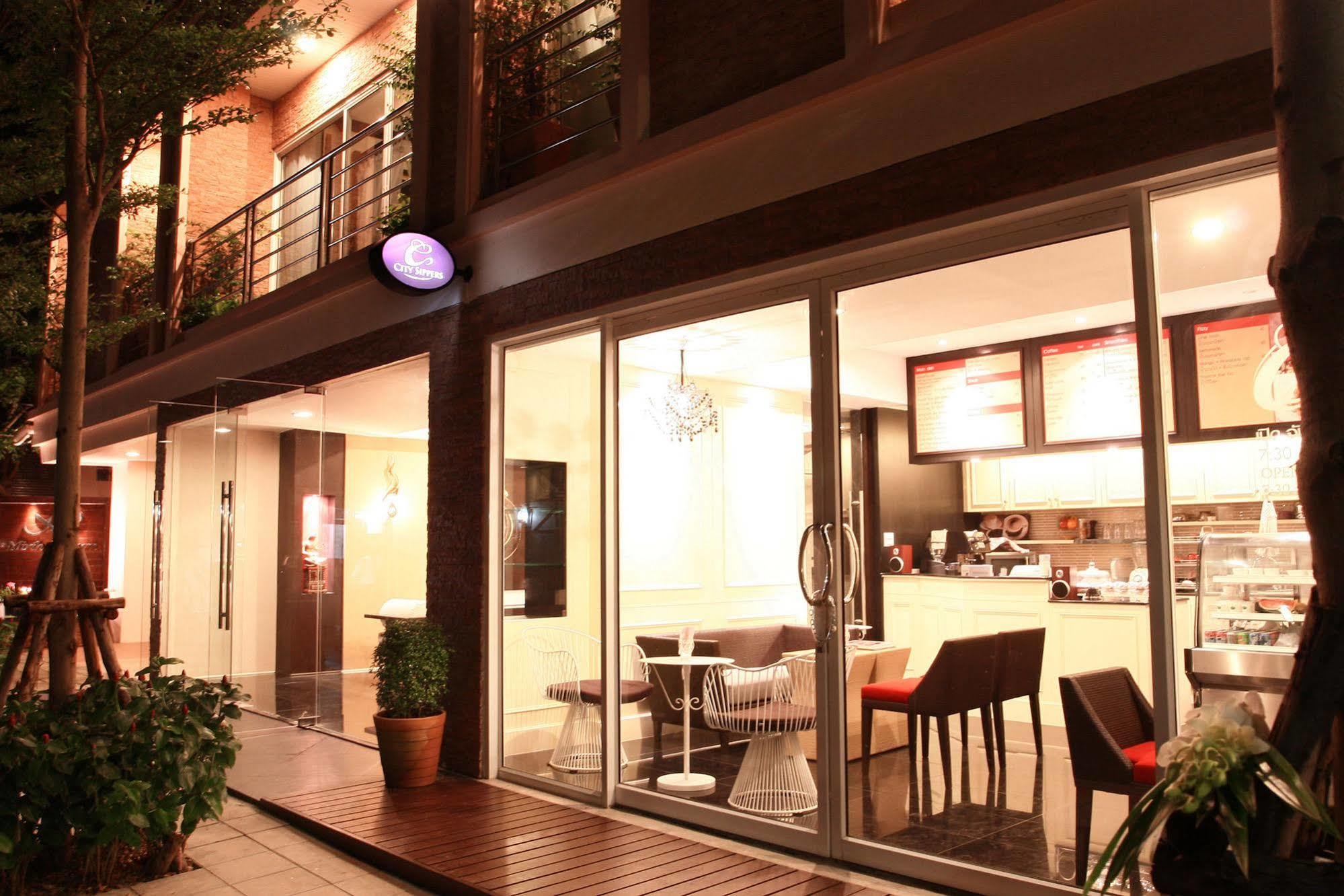 Hotel Mirth Sathorn Bangkok