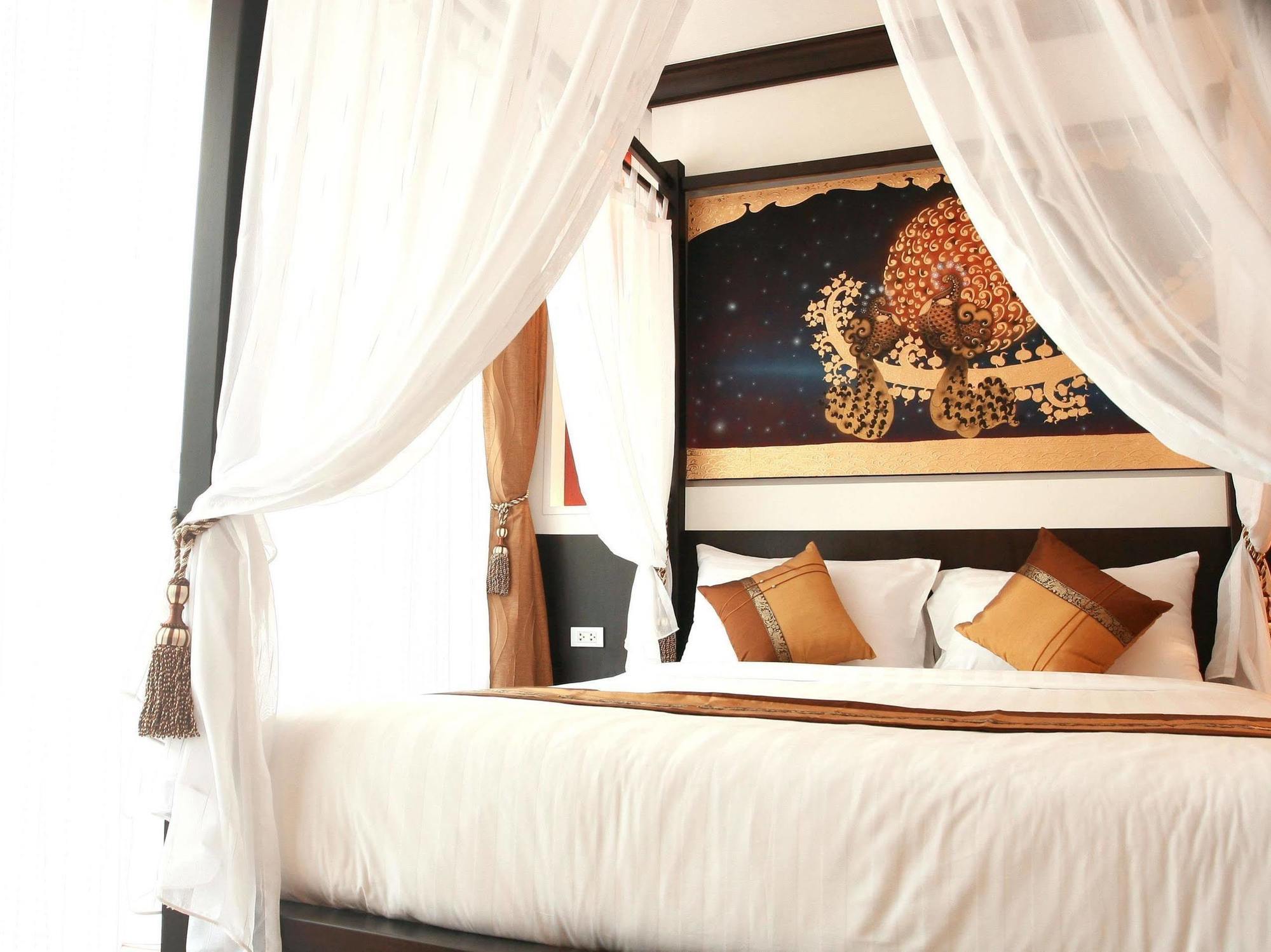 Mirth Sathorn Bangkok