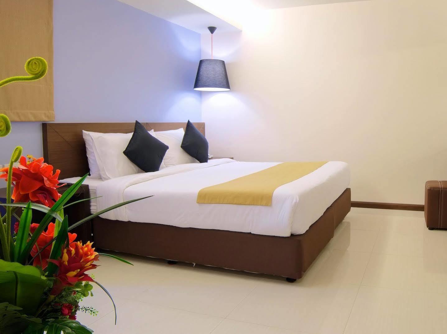 Hotel Grand Alpine Bangkok