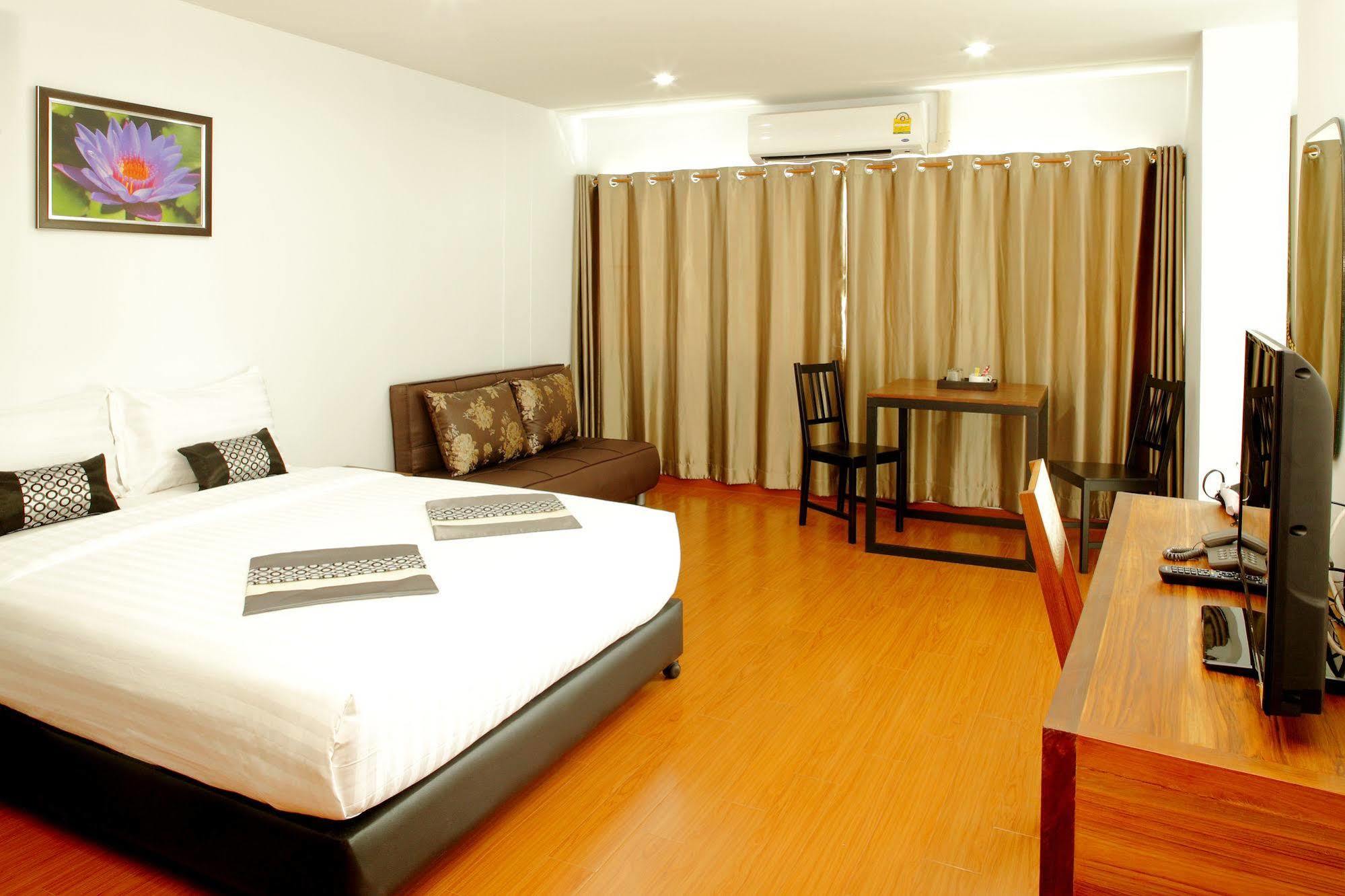 Double Dd House At Mrt Sutthisarn Hostel