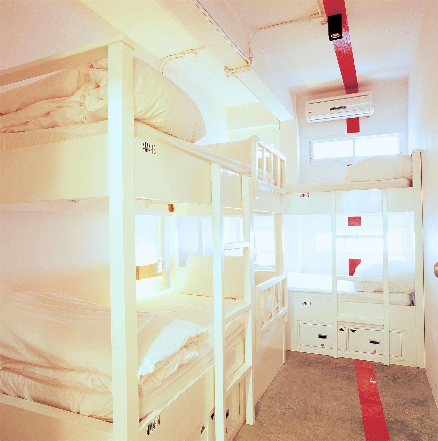Hostel Hq Silom *