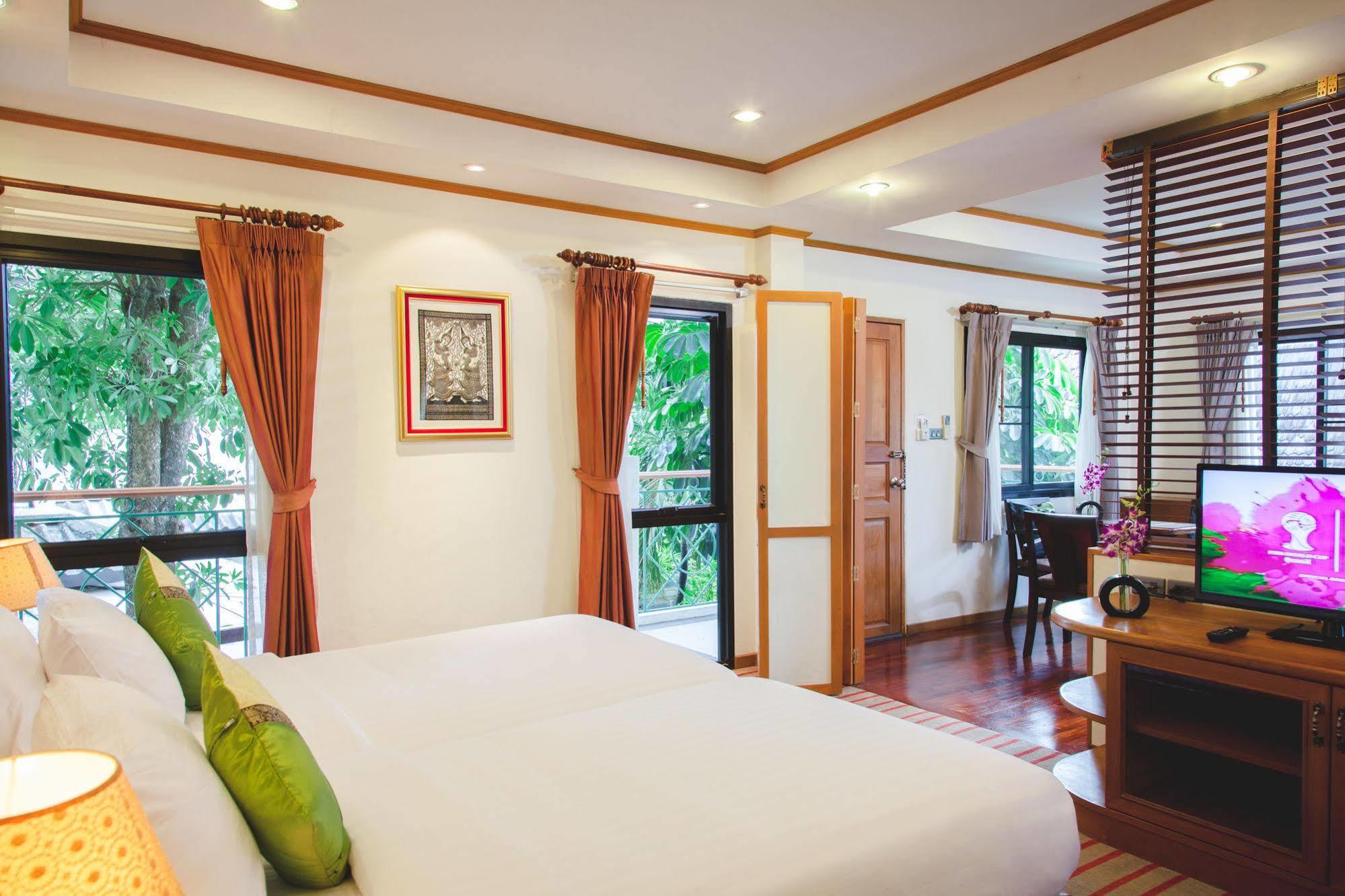 Hotel Charlie House Pin Klao Bangkok