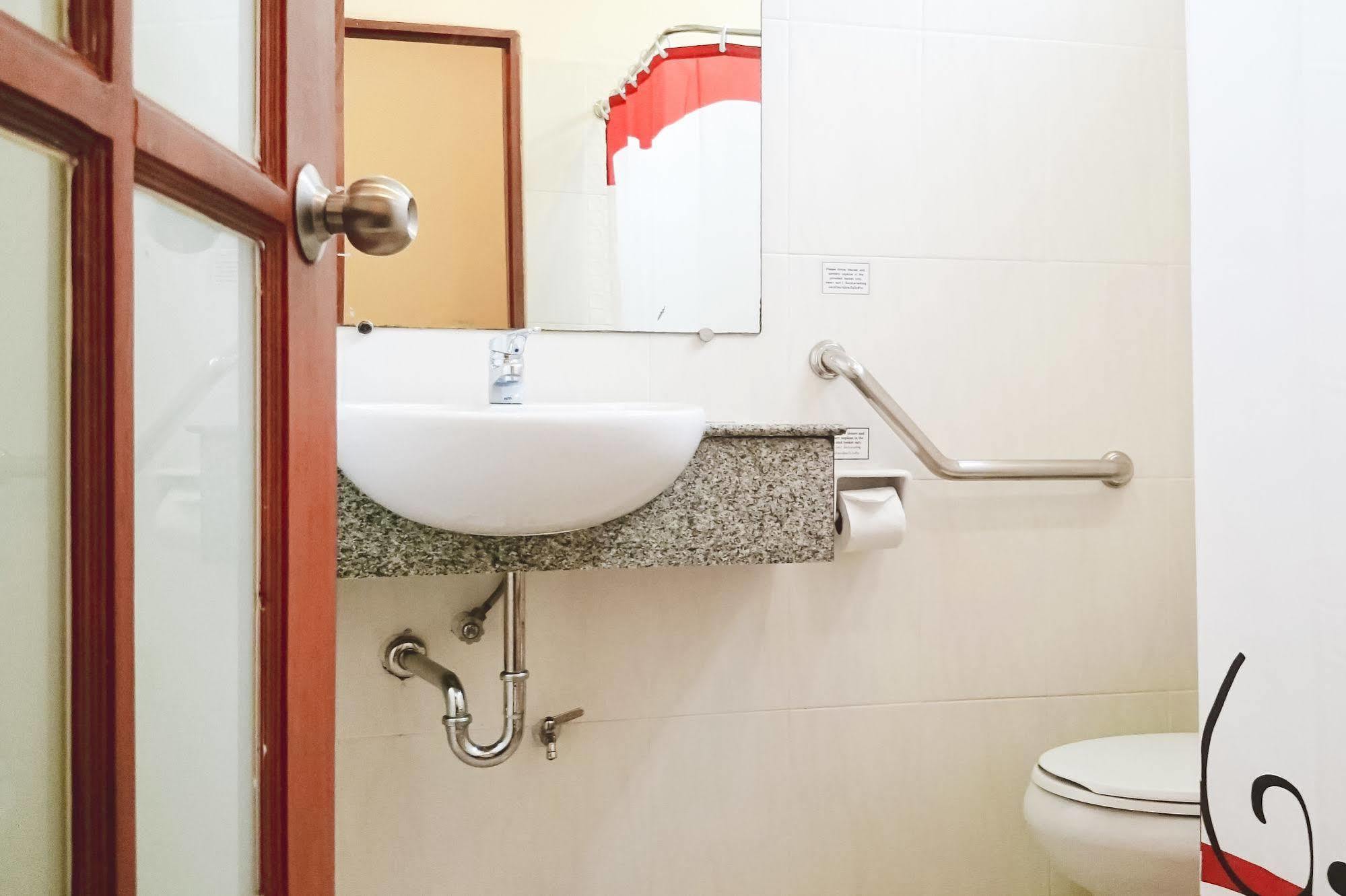 Hotel Charlie House Pin Klao Bangkok
