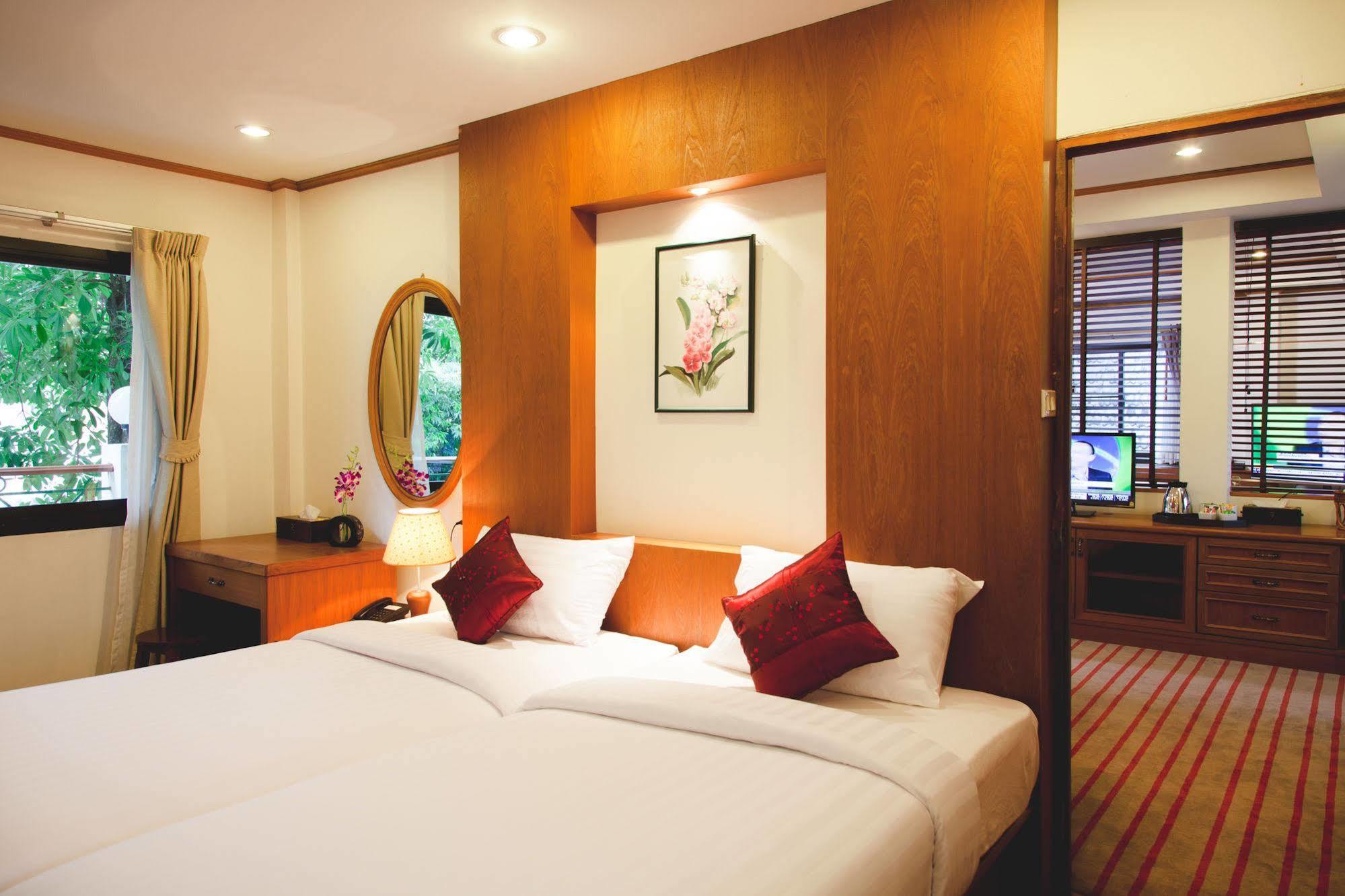 Charlie House Pin Klao Hotel 3*