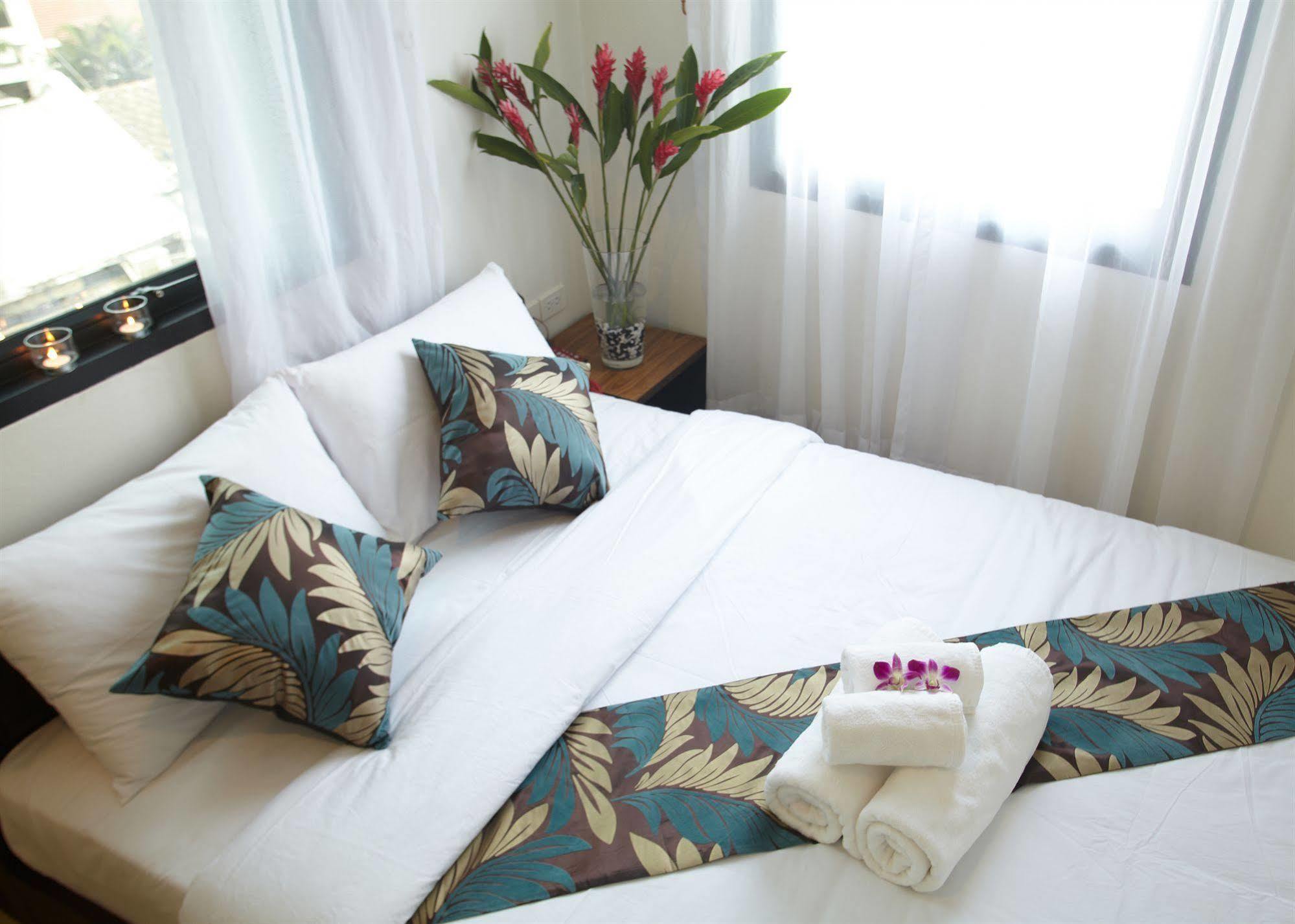 Super Oyo 484 Pannee Khaosan Sha Hotel