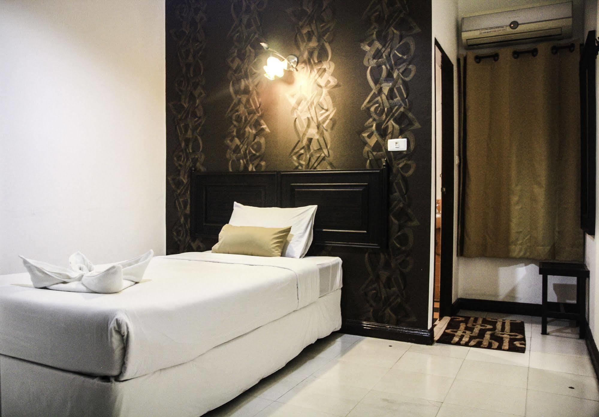 Erawan House 2* Bangkok