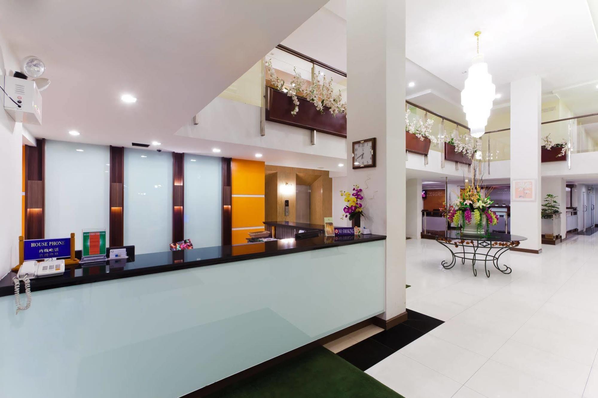 The Platinum 5* Bangkok