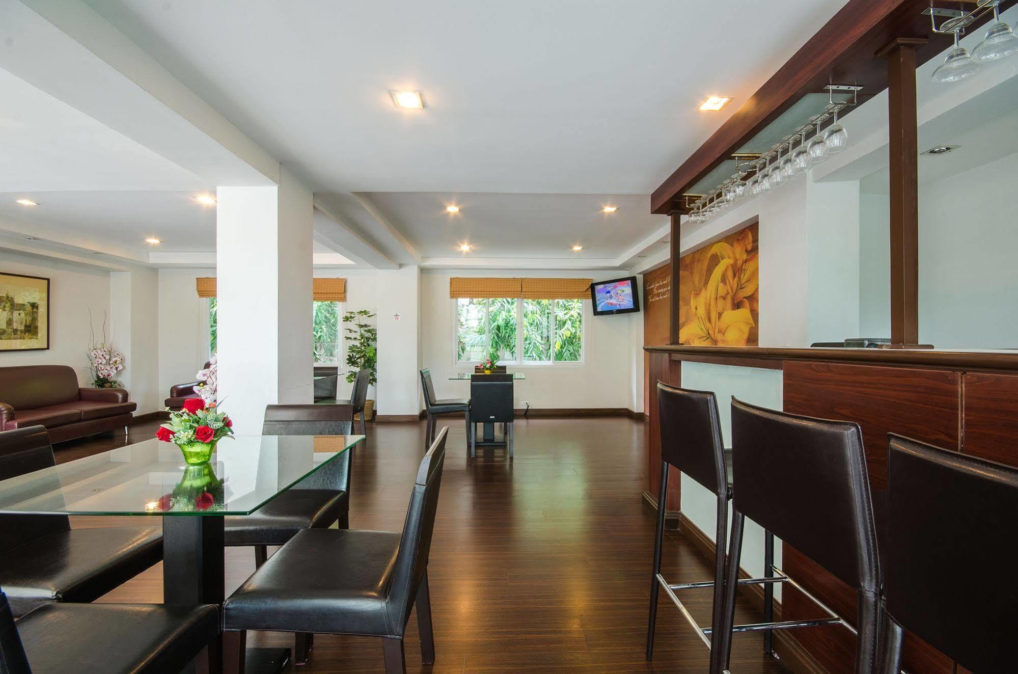 The Platinum 5* Bangkok