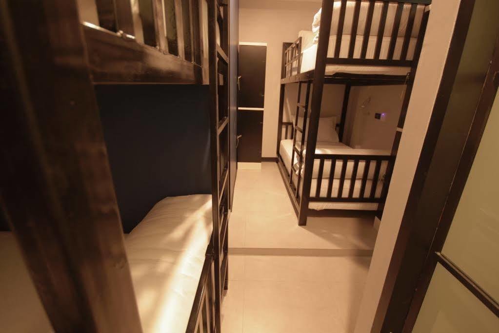 Hostel The Blocks Sukhumvit 10 *