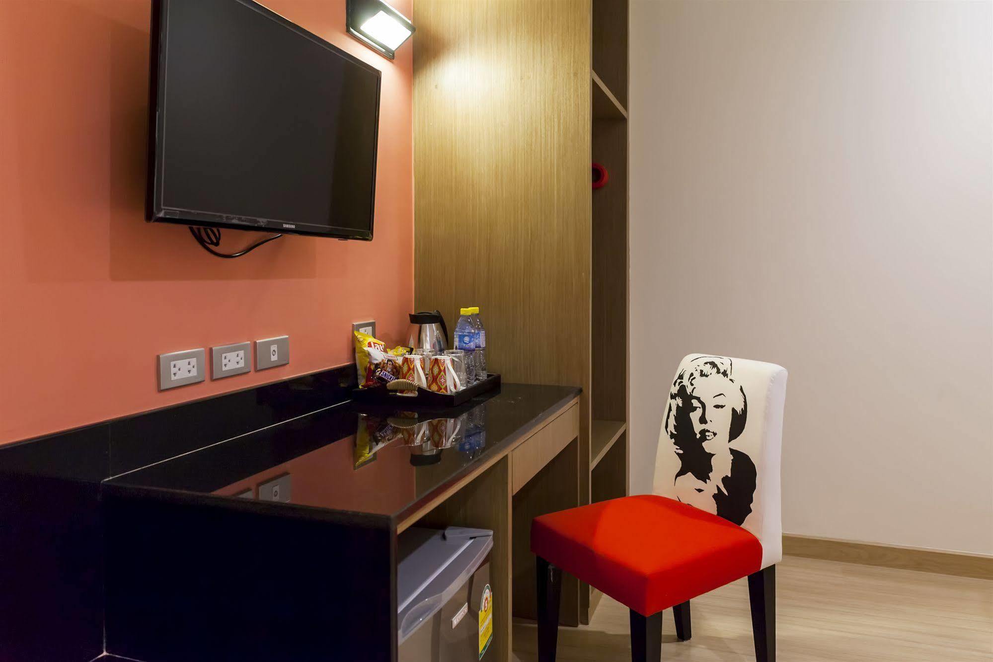 Eleven Avenue 3*
