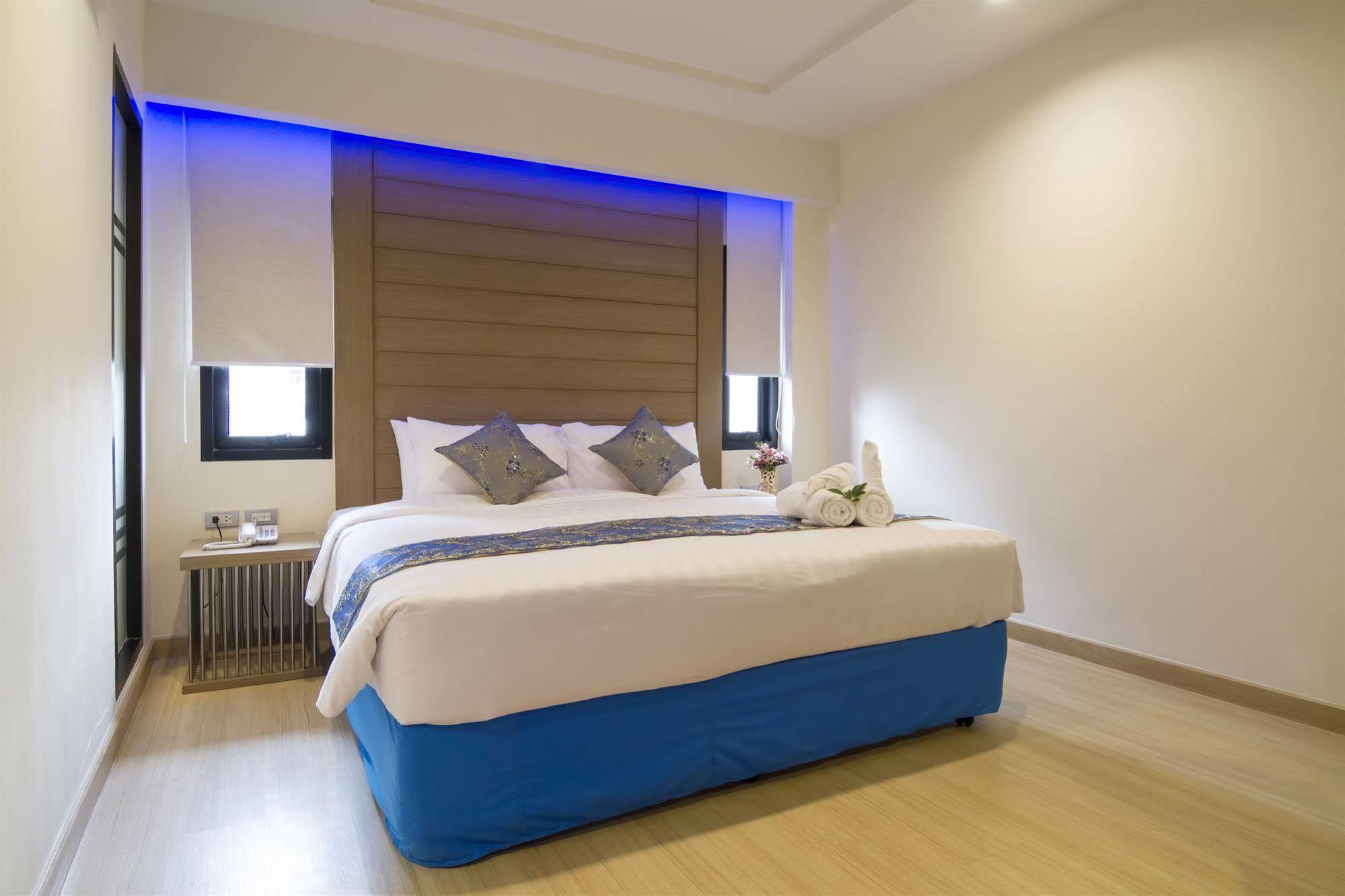 Hotel Eleven Avenue 3*