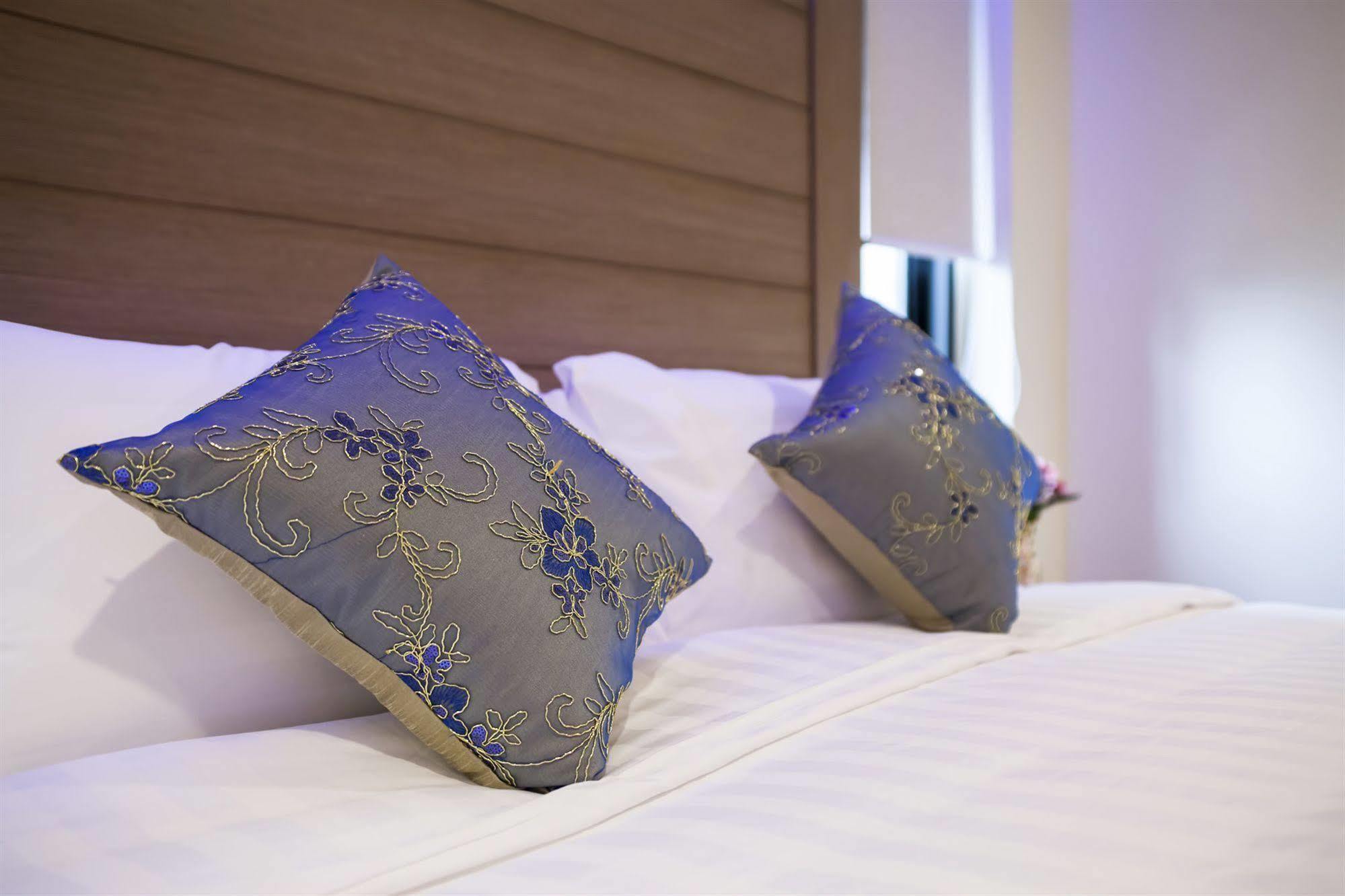 Eleven Avenue Hotel