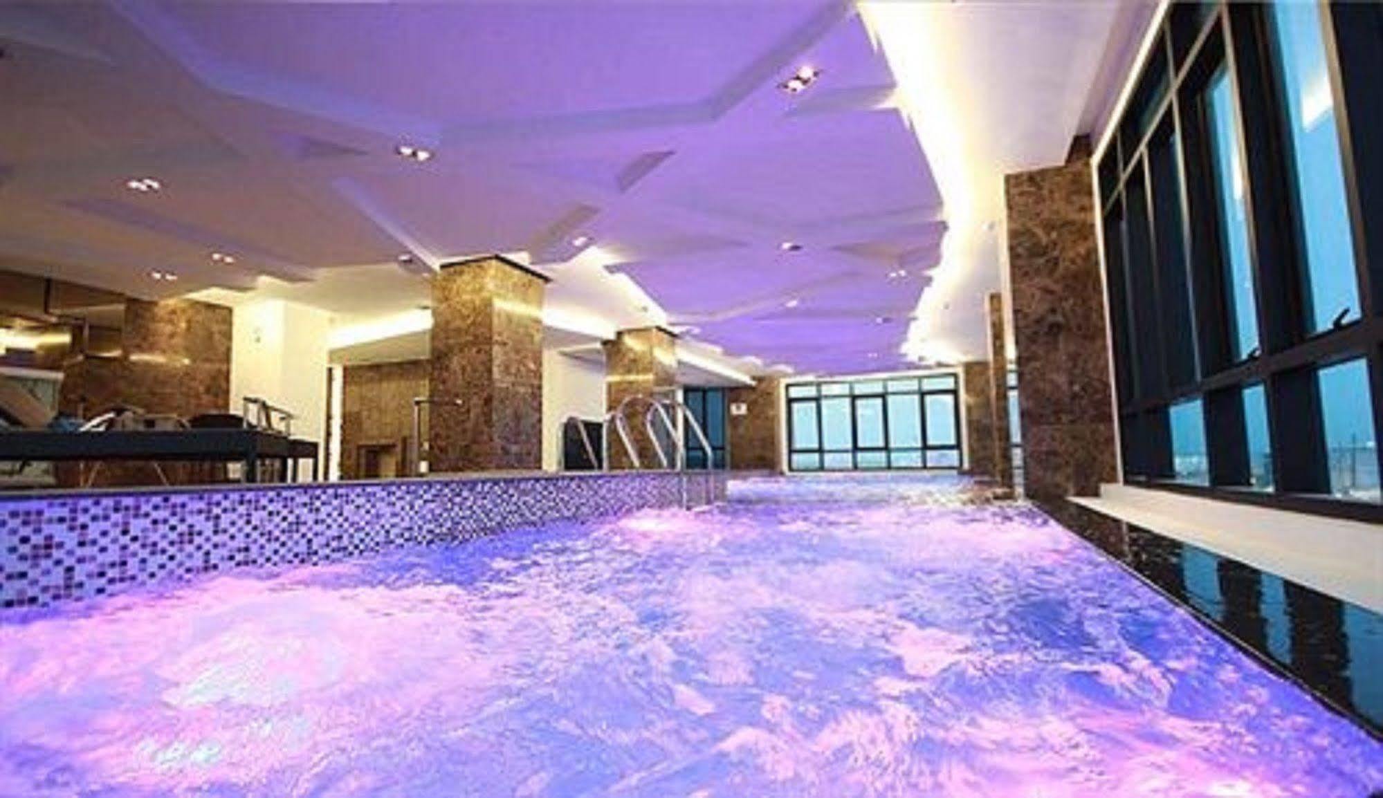 Hotel Lumen Srinakarin 5*