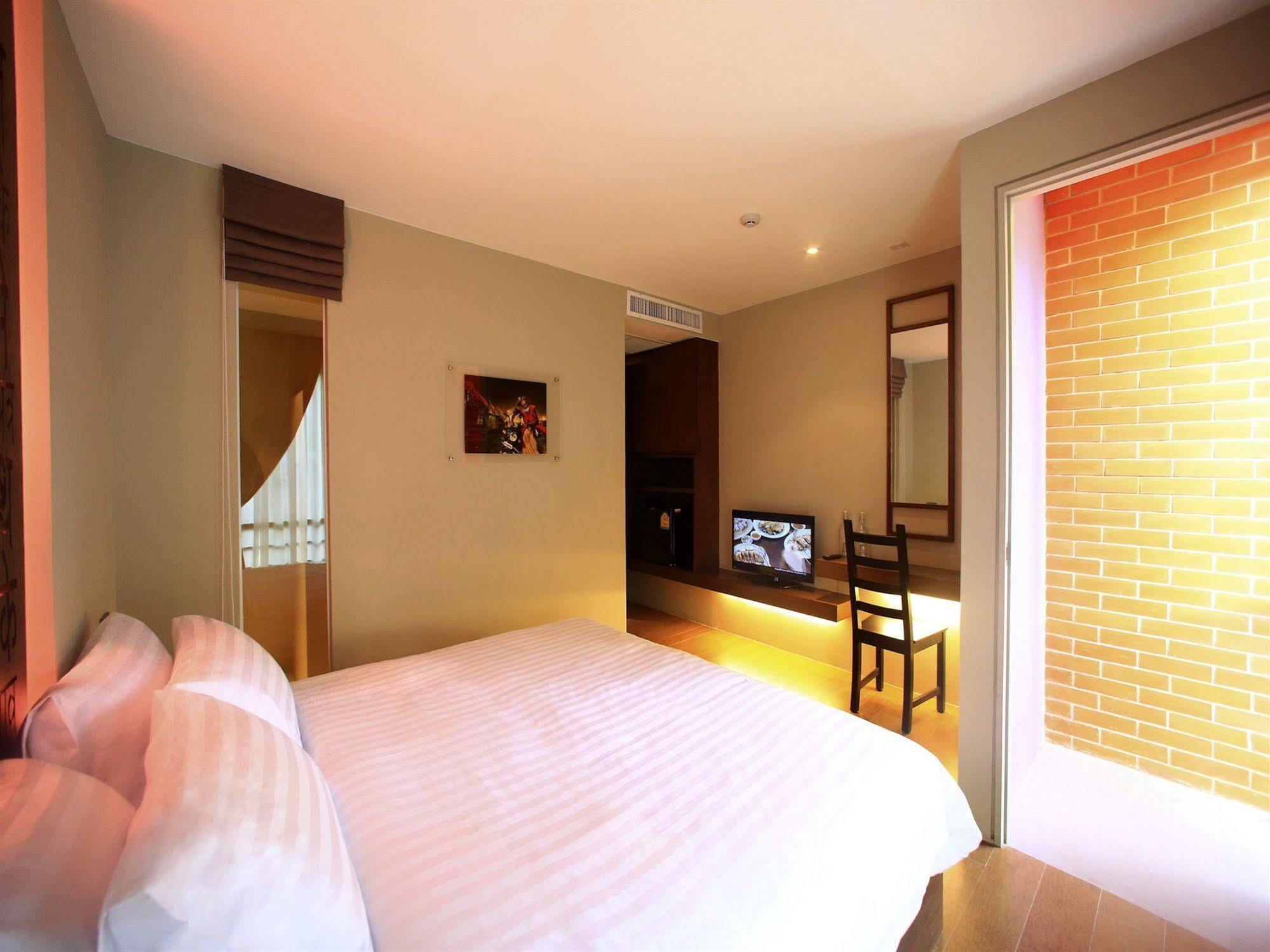 Silom One Hotel