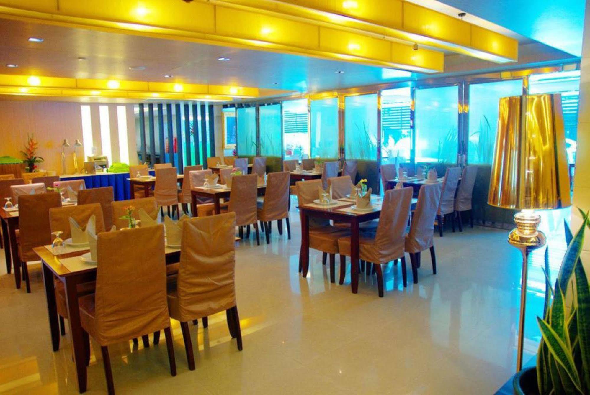 Centric Place 3*
