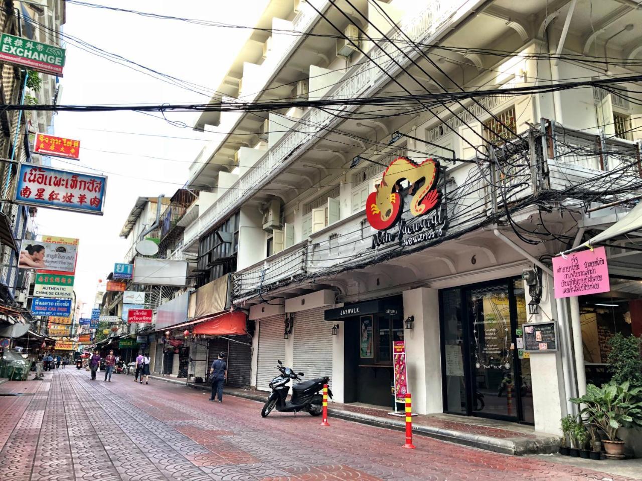 Norn Yaowarat Asrama Bangkok