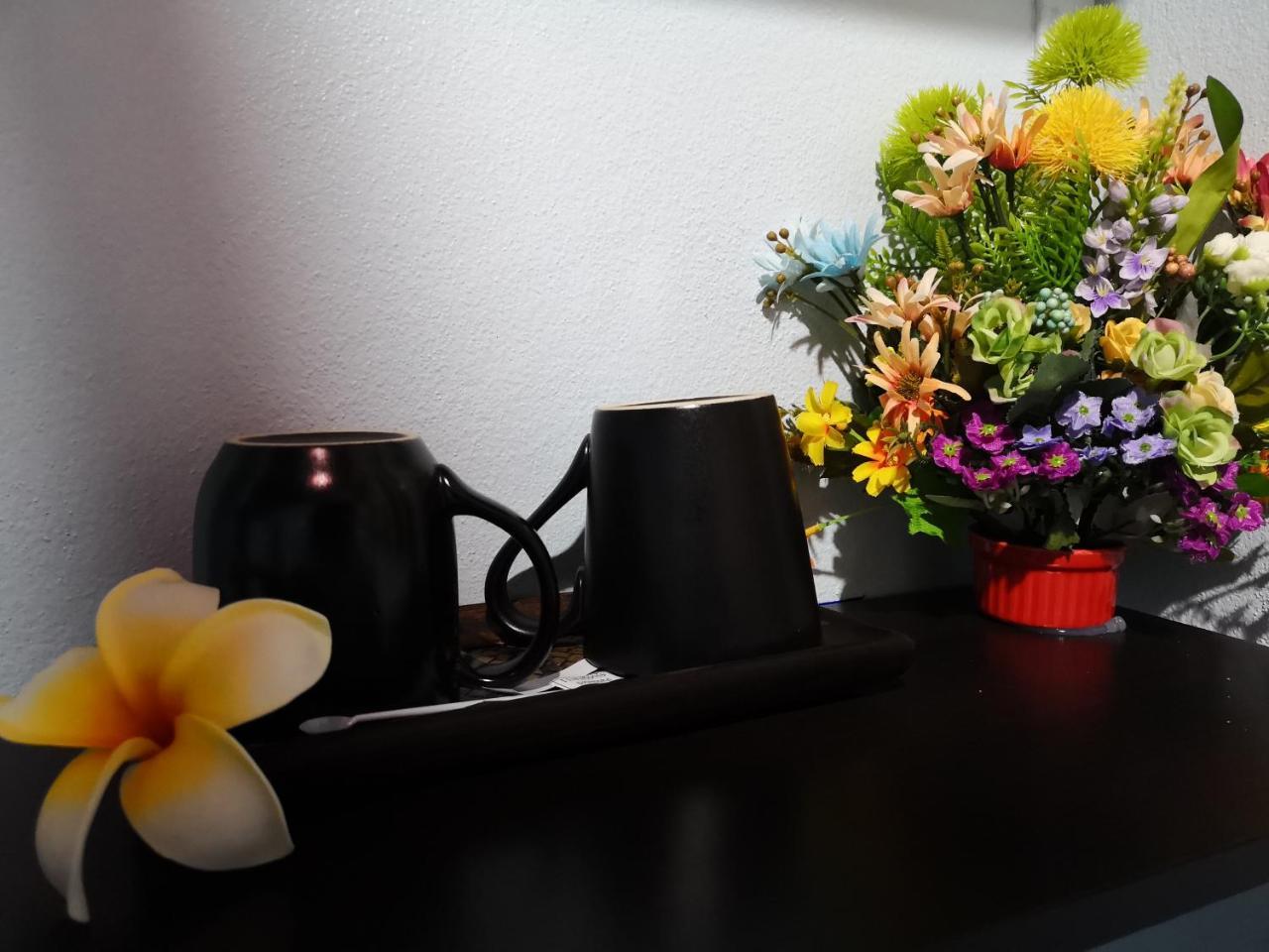 4j Guest house