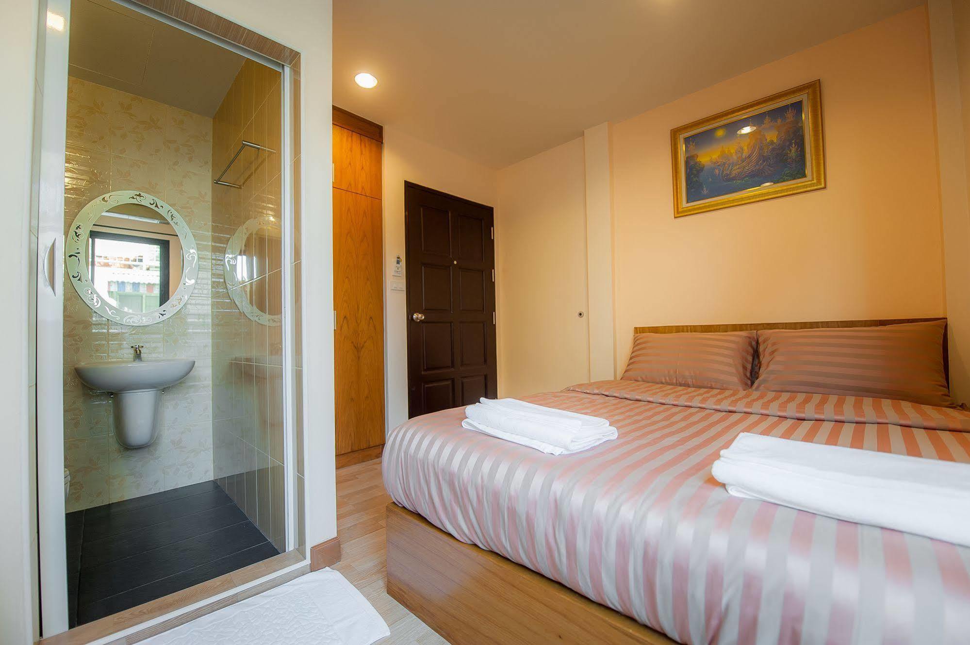 Full House Guest house