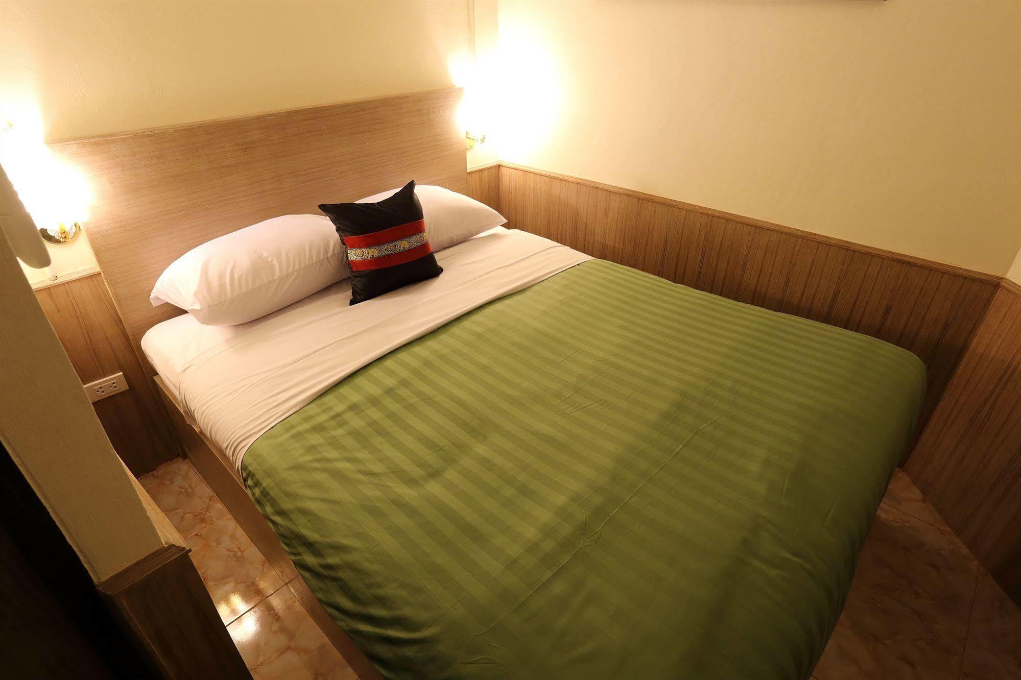 Guest house Sukhumvit 20 2*