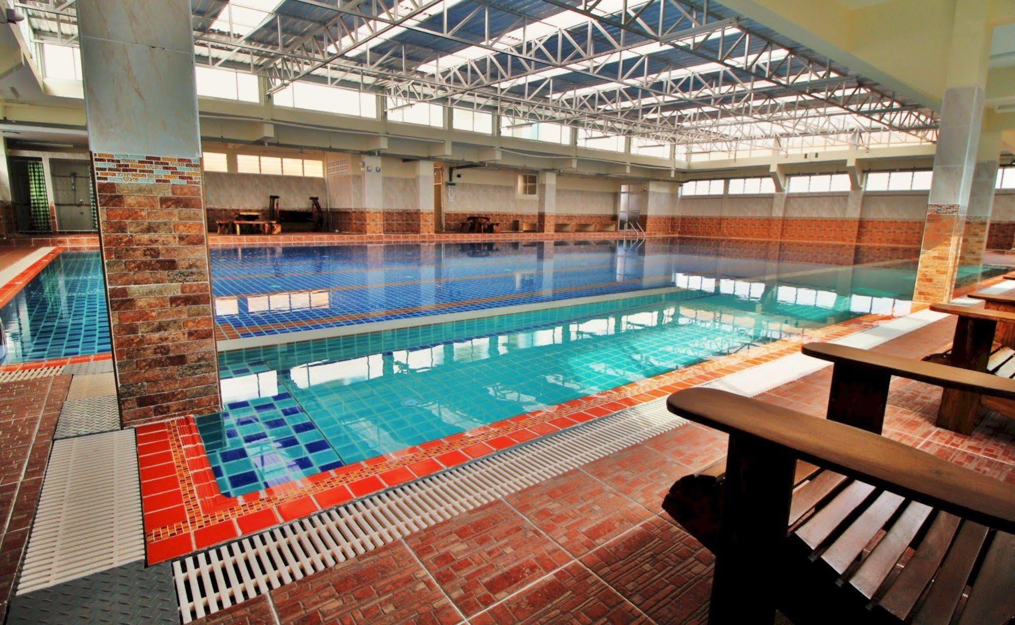 Ac Sport Village Penginapan