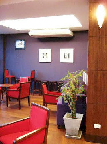 Hostel Center Point Plaza *