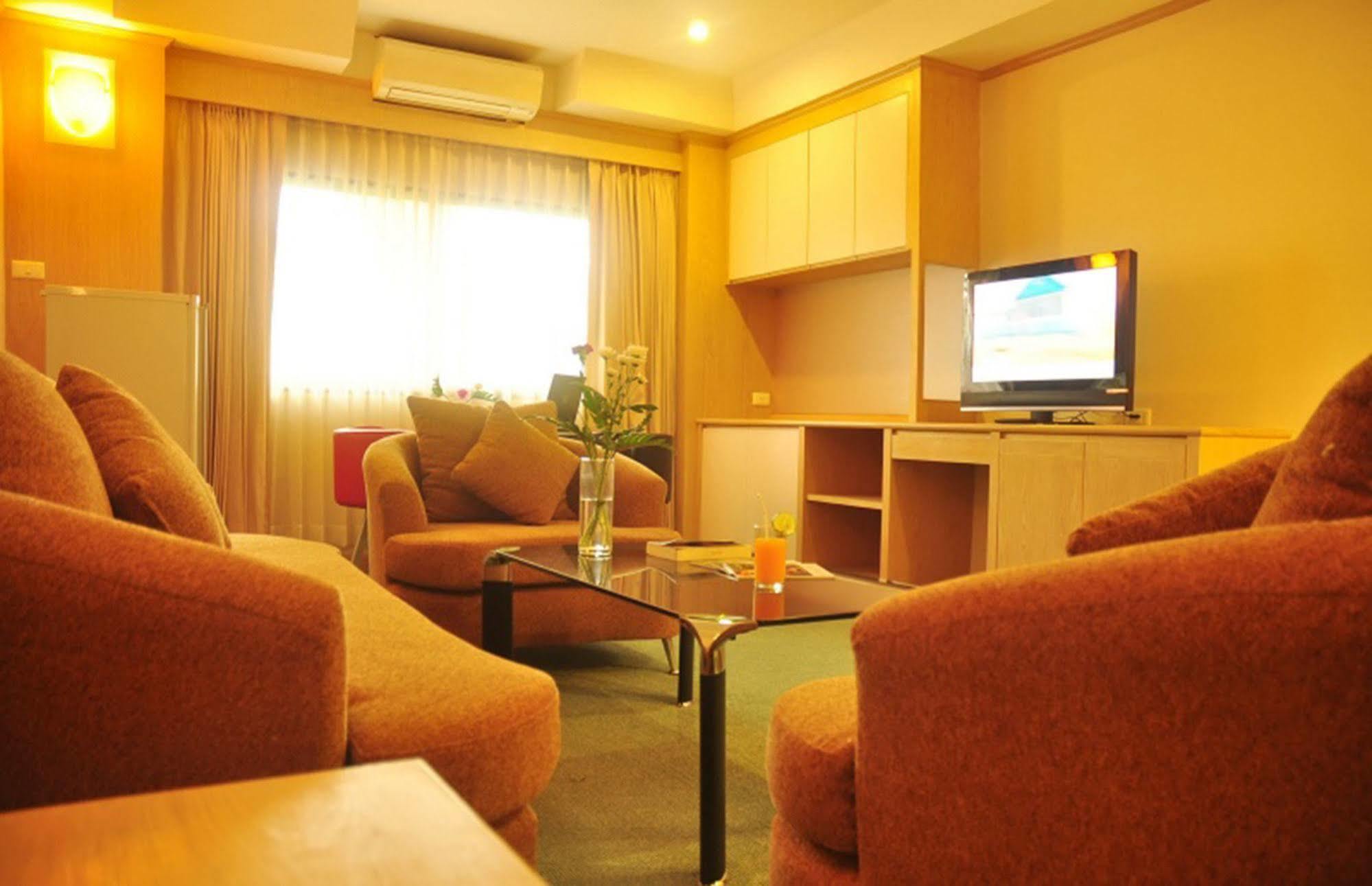 bahay-panuluyan Dt - Pratunam 2*