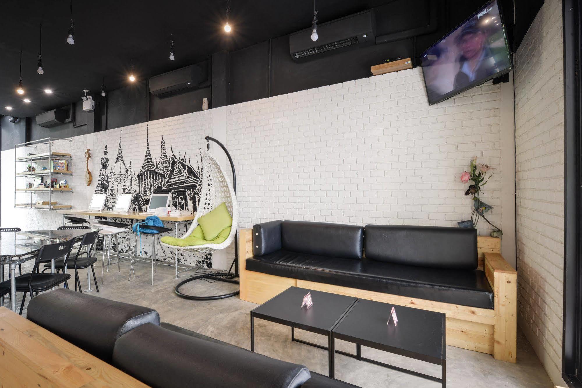 Hostel The Cube Silom *