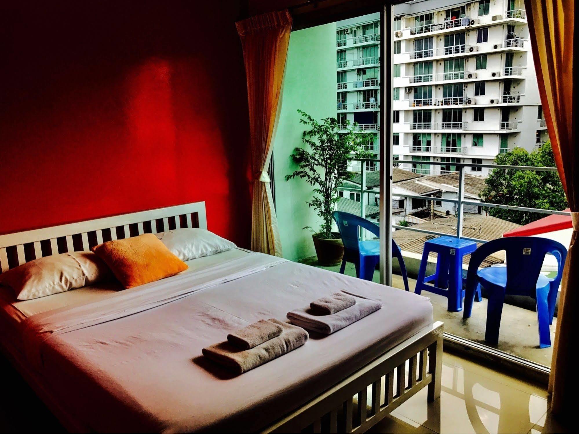 Hostel The At Fifty *