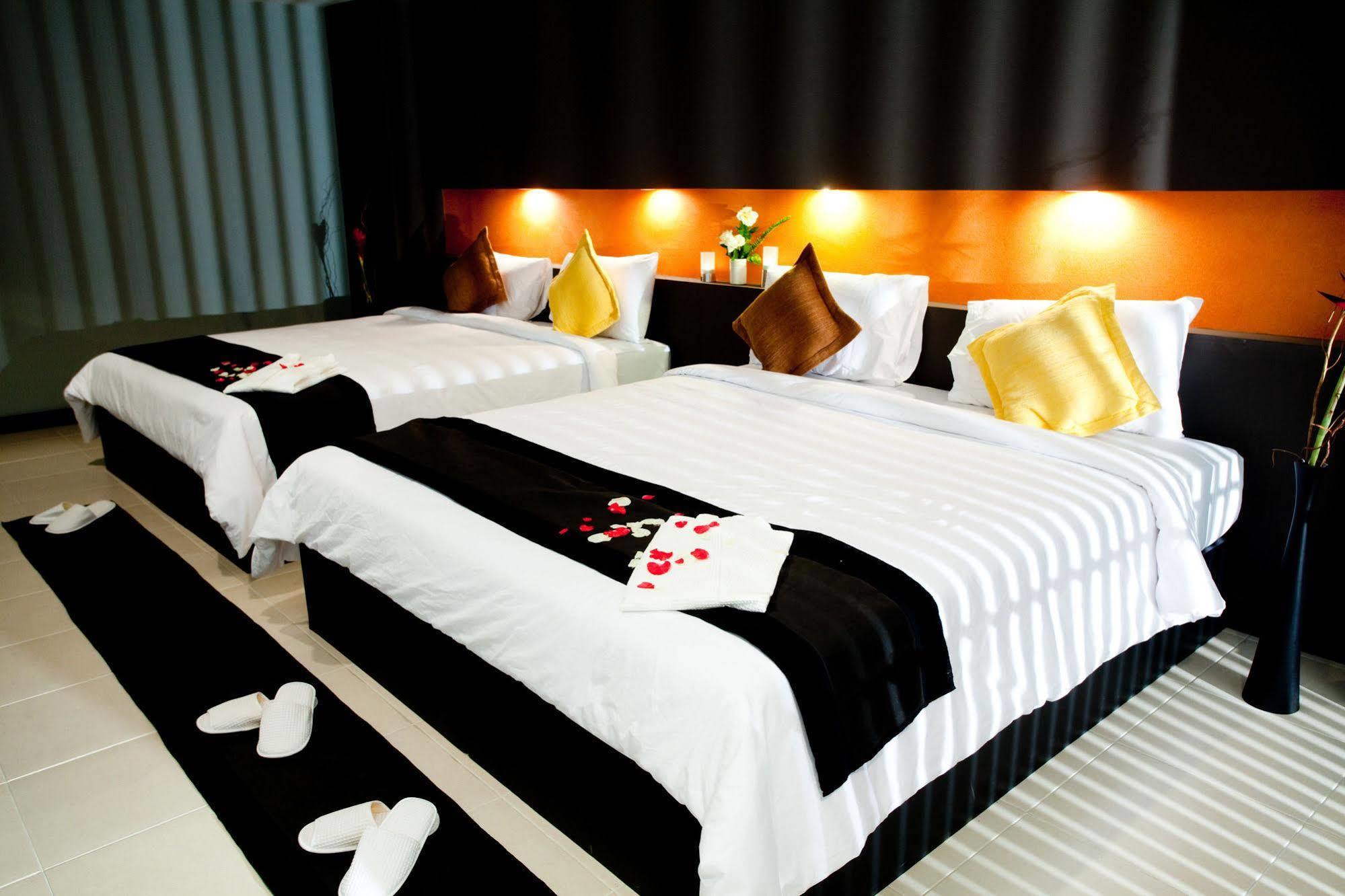 Miramar Hotel 4*