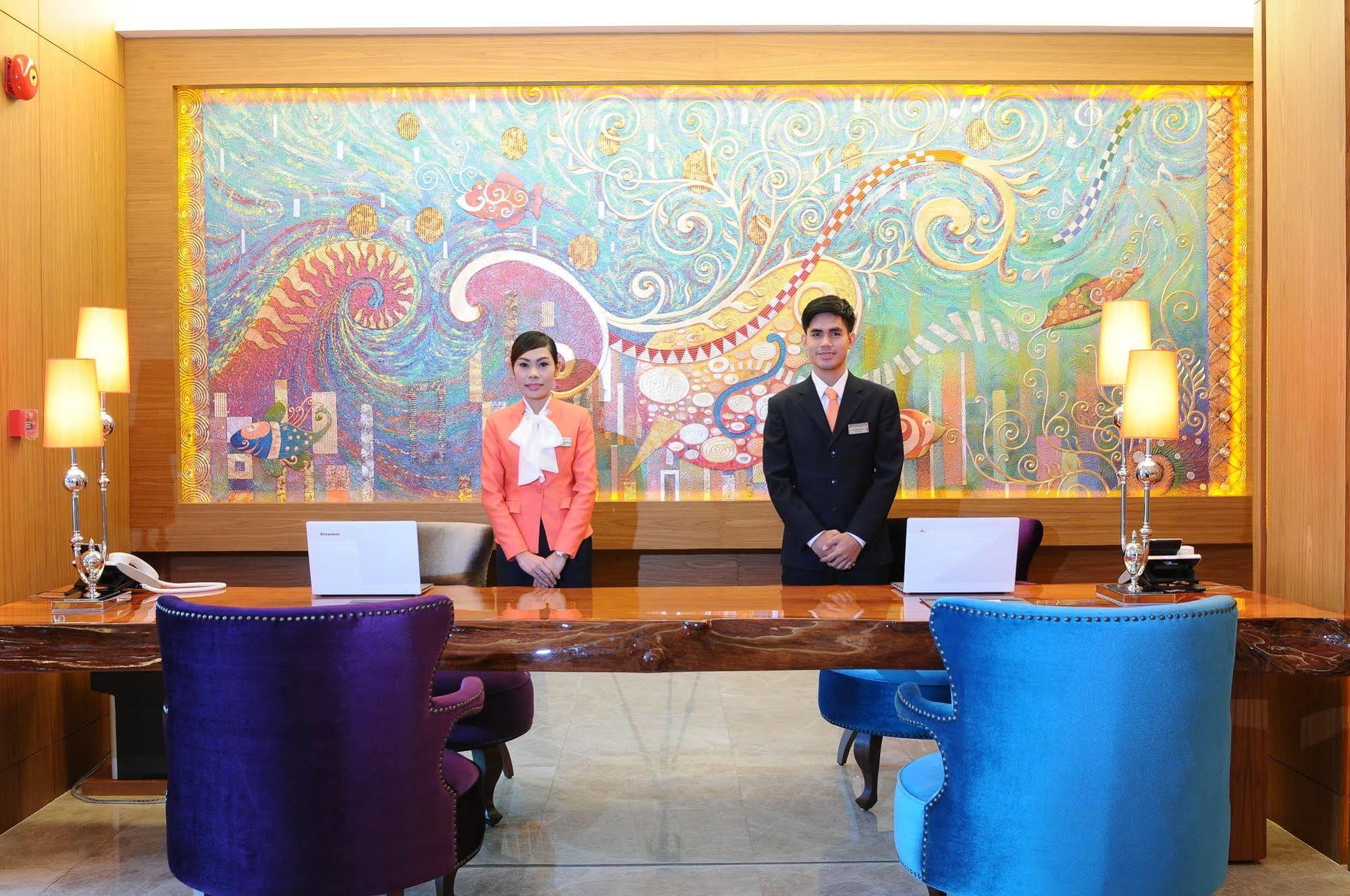 One One Hotel 3*