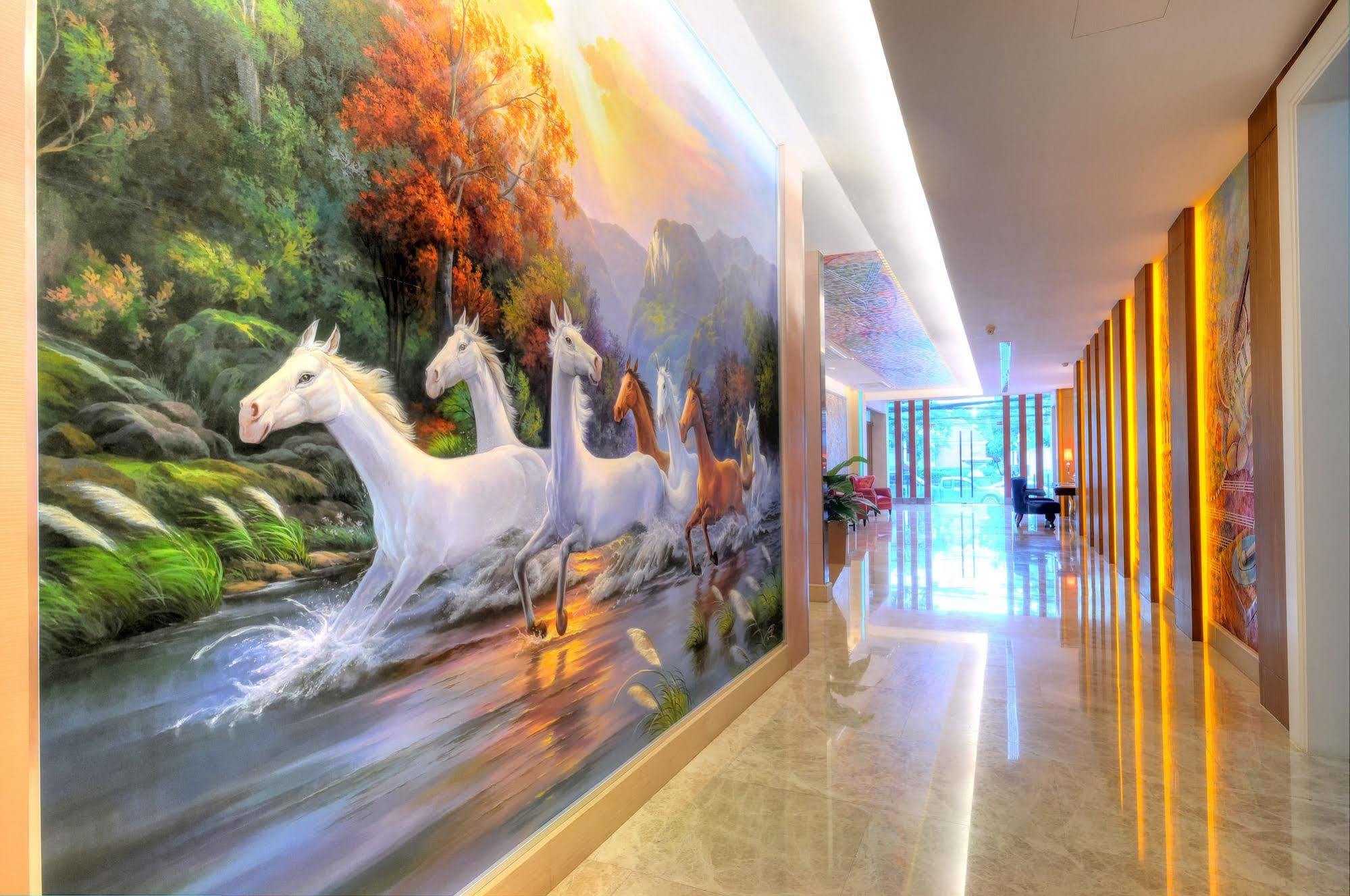 One One Hotel 3*