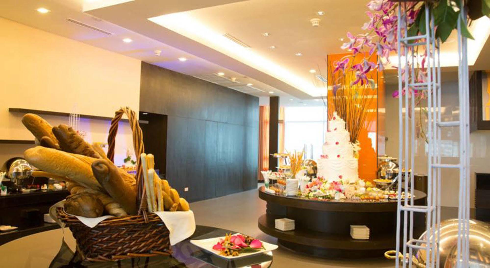 Hotel Executive Club At Windsor