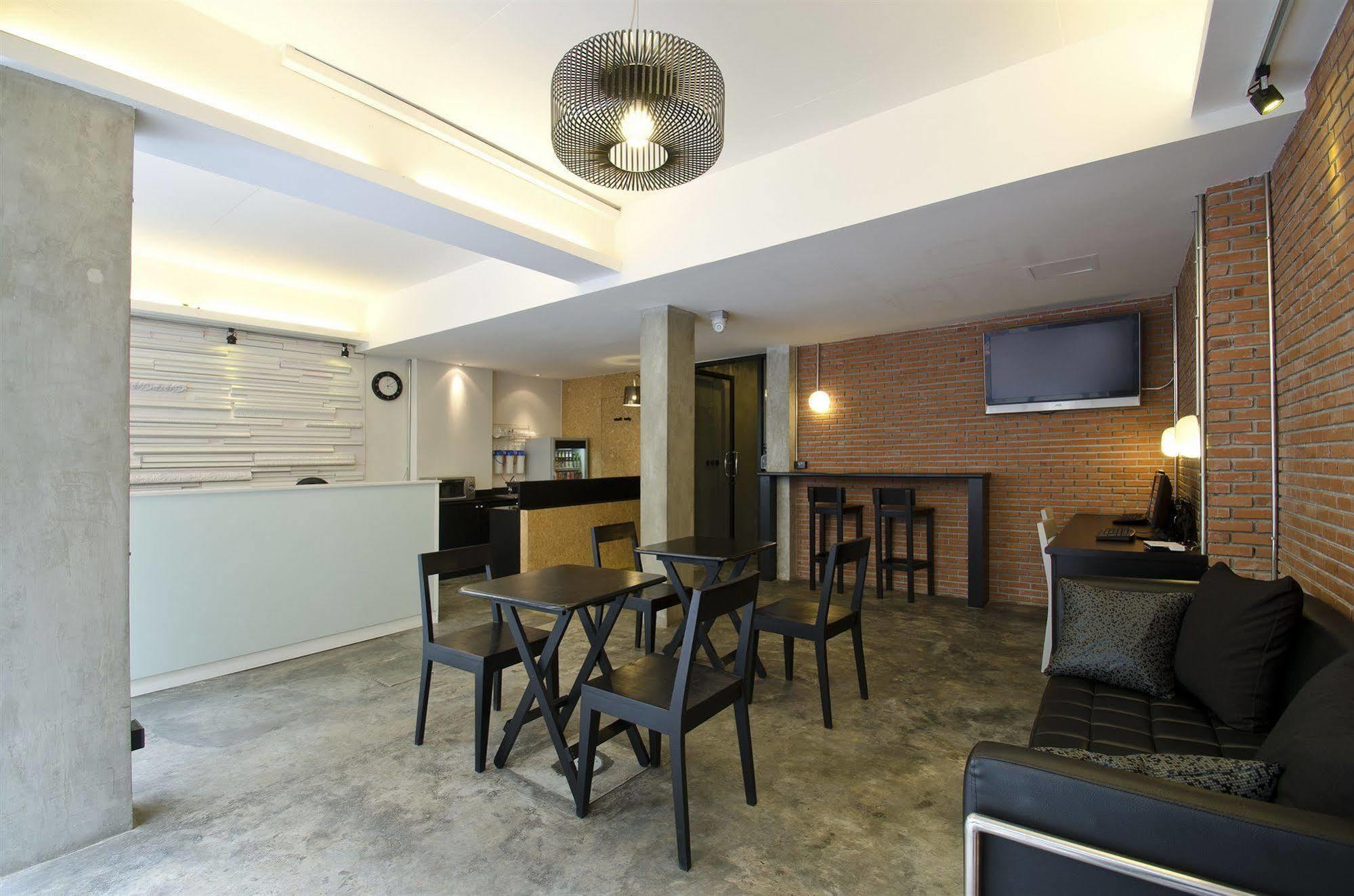 Di Place Hotel