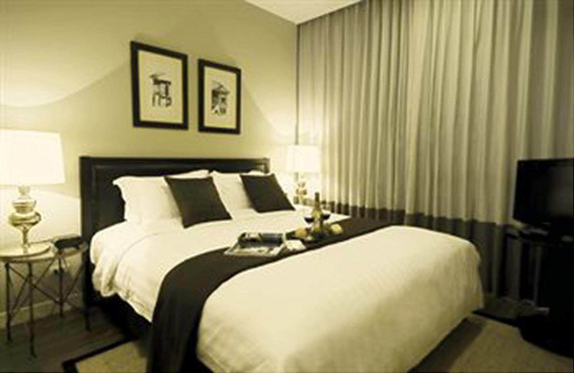 Rongratana Executive Apartment
