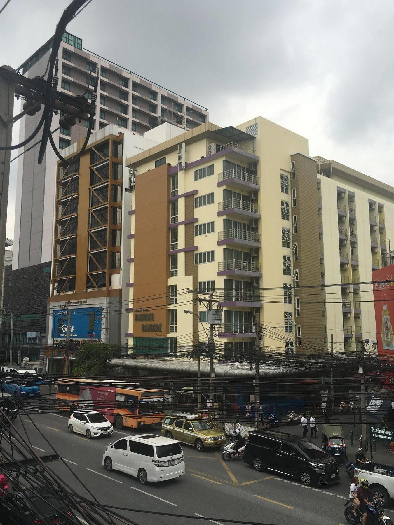Diamond Hotel 2*
