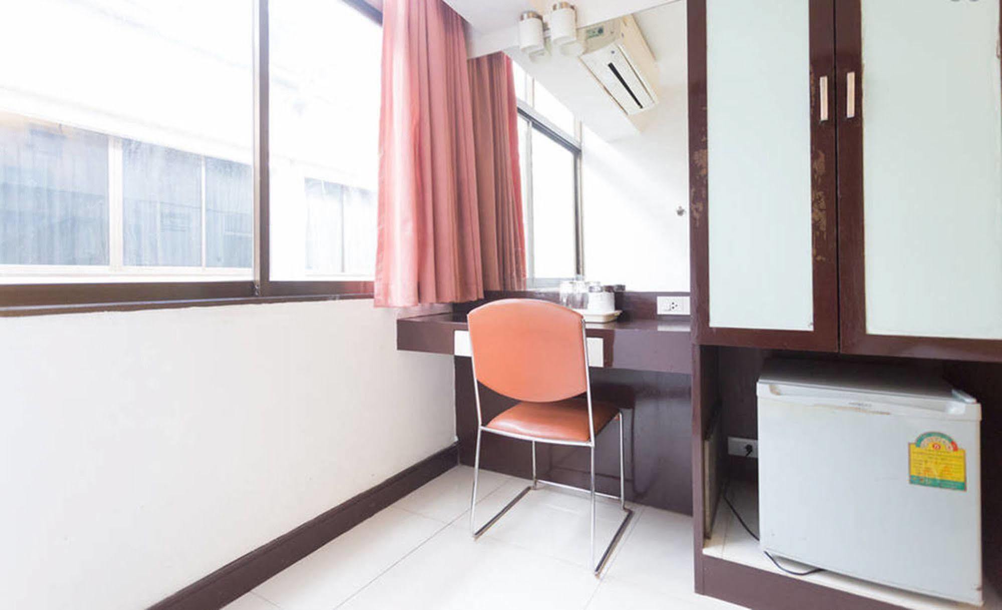 Cozi Hotel, 3*