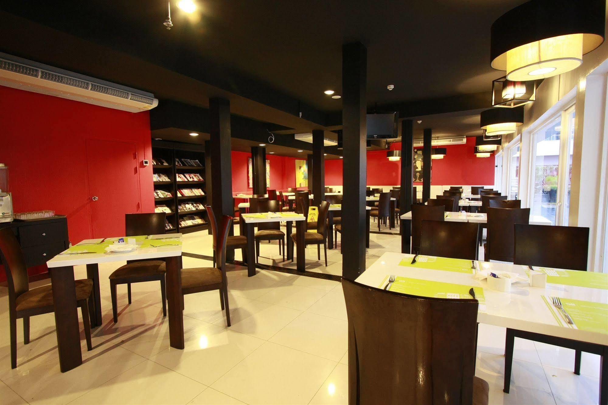 Hotel The Embassy Sathorn 3*