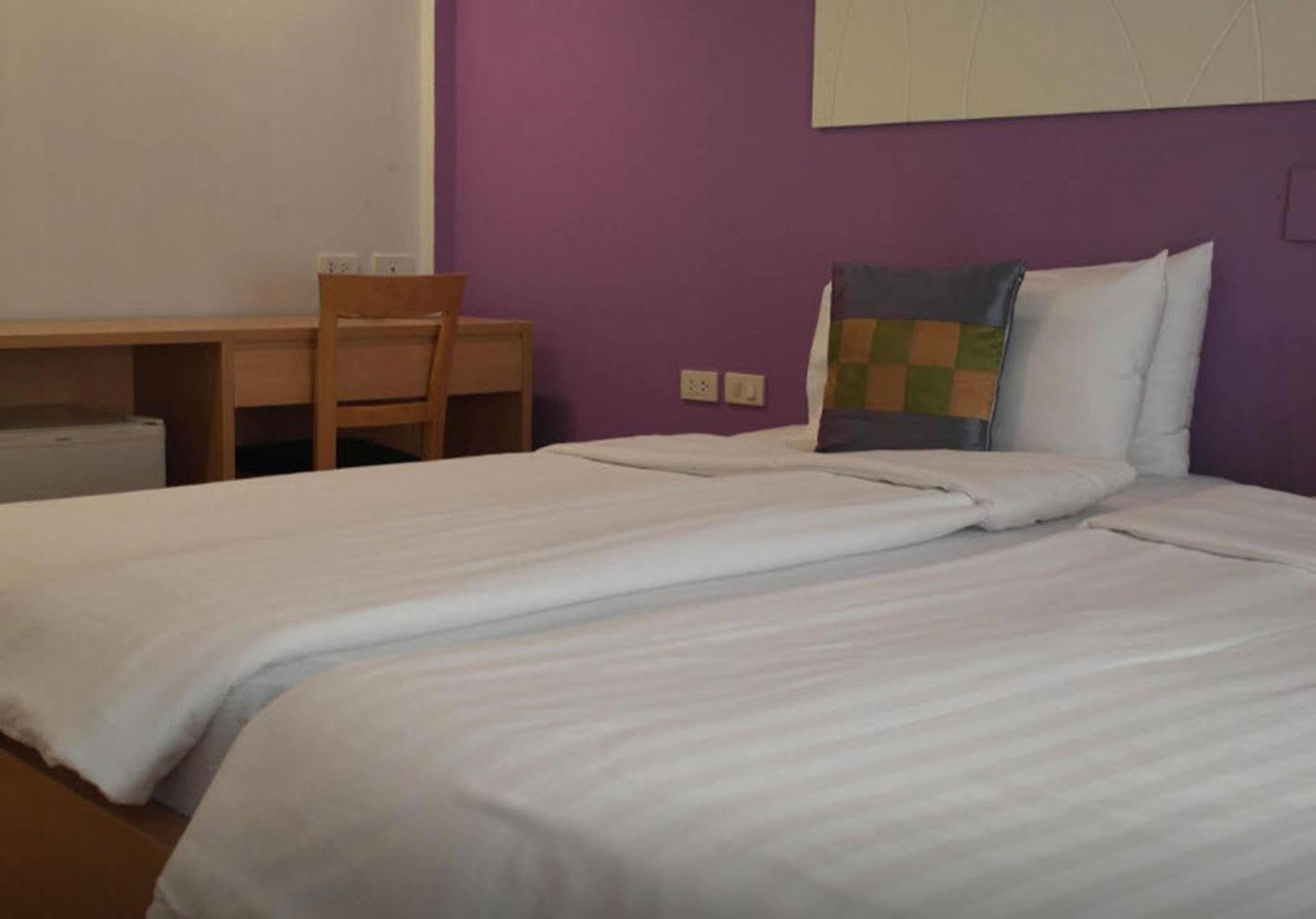 Nantra De Comfort 3*