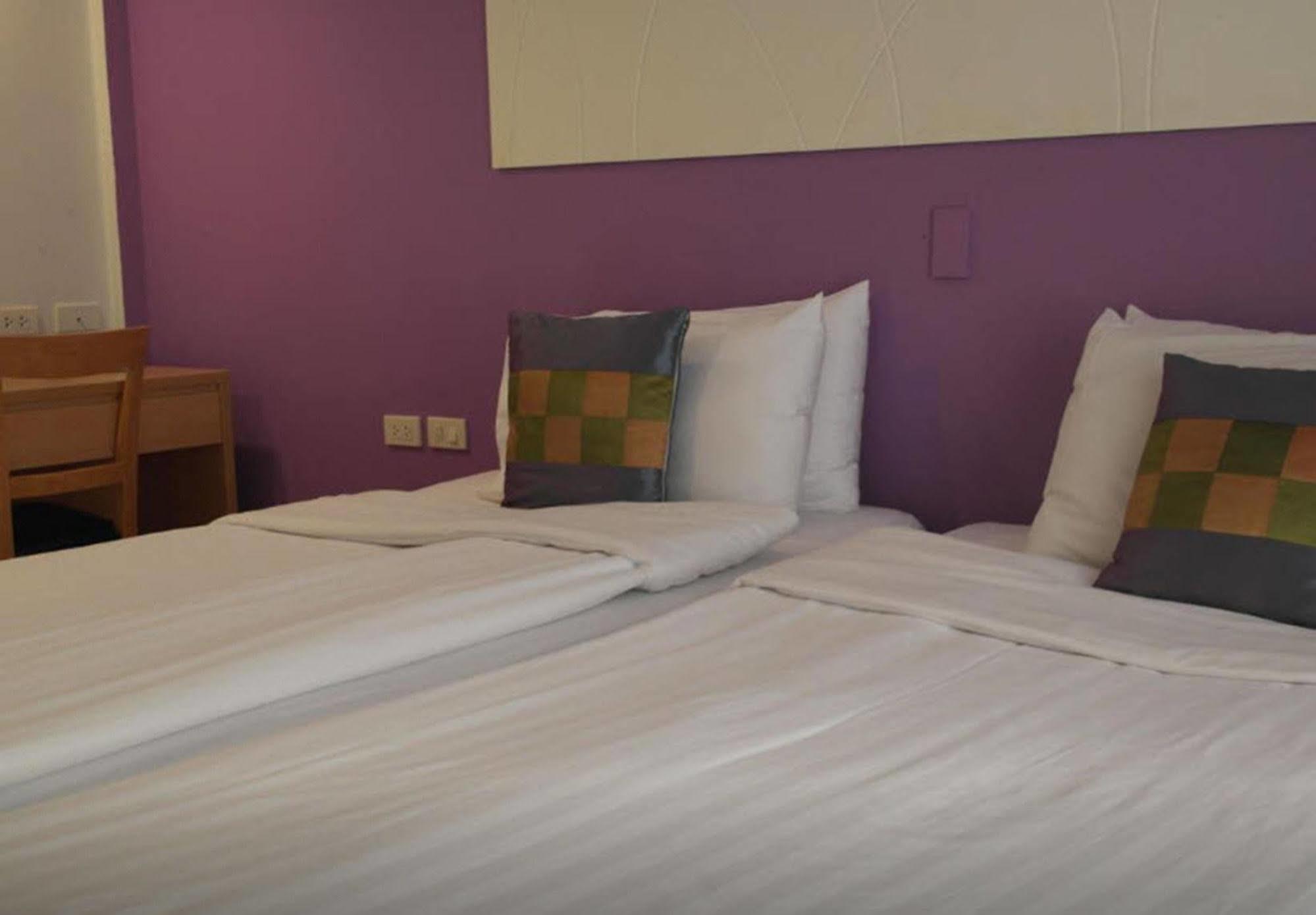 Nantra De Comfort 3*