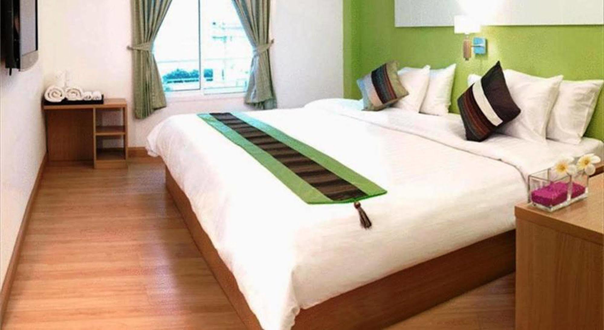 Nantra De Comfort Bangkok