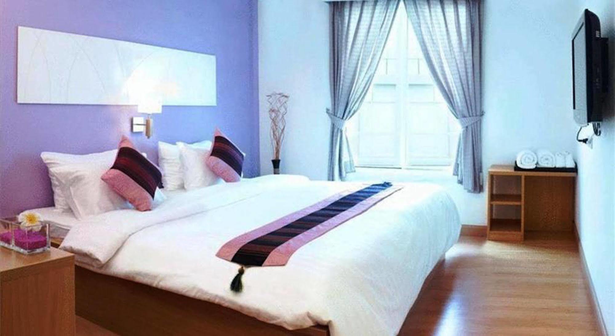 Nantra De Comfort 3*