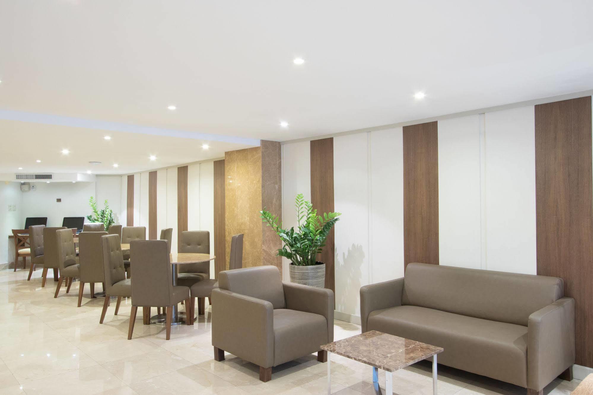 Thomson Hotel Huamark 4*