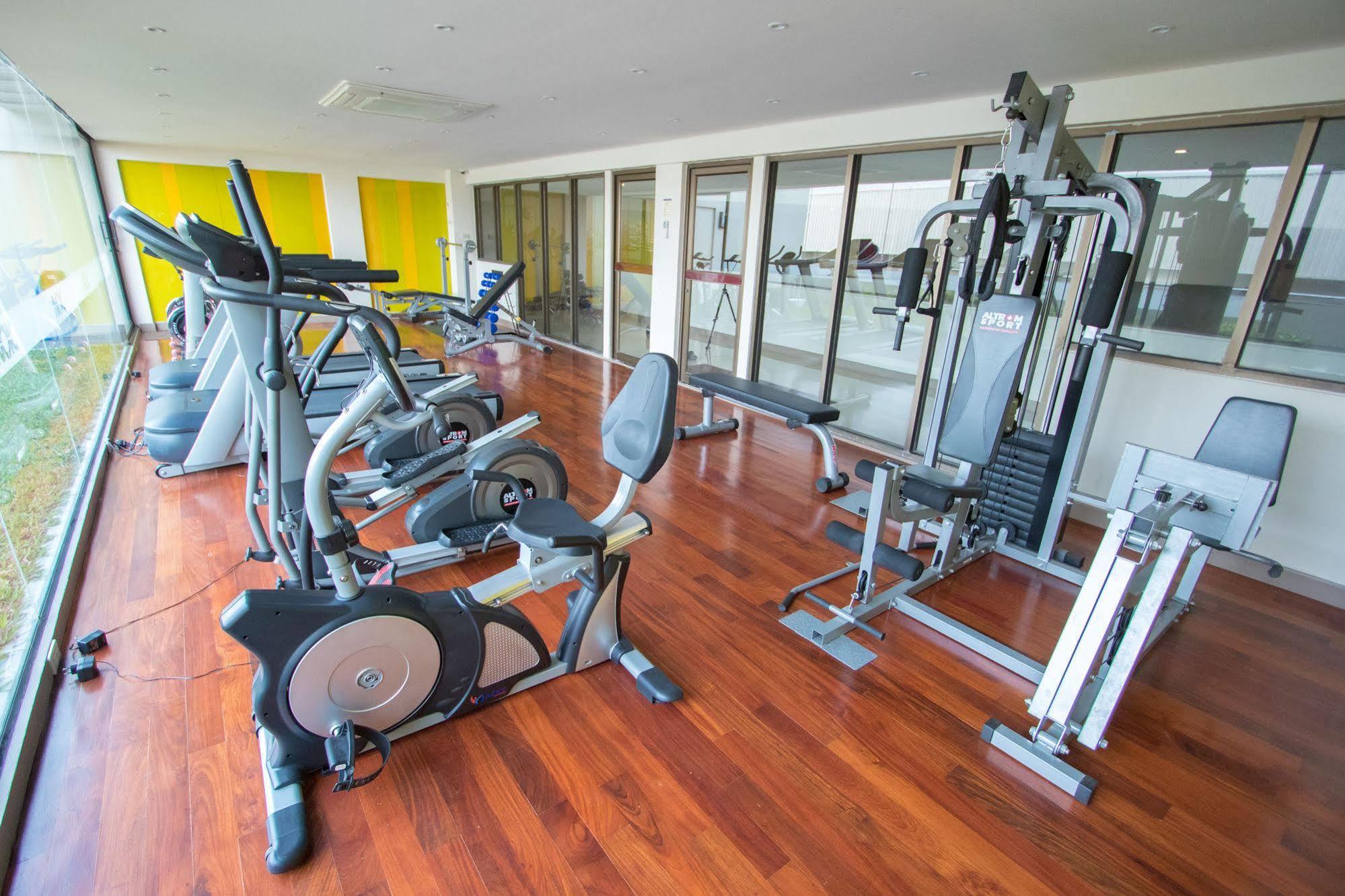 Thomson Hotel Huamark 4*